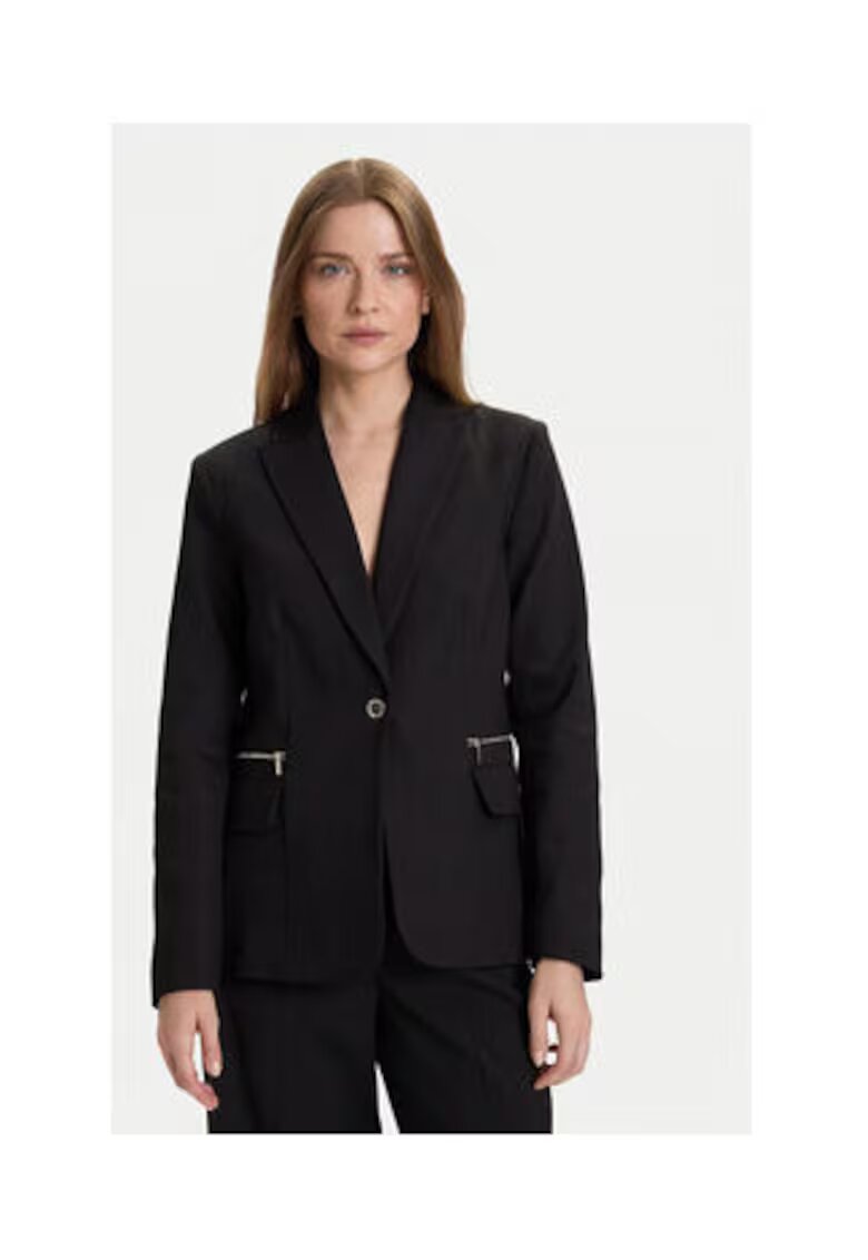 Morgan Sacou dama culoarea neagra