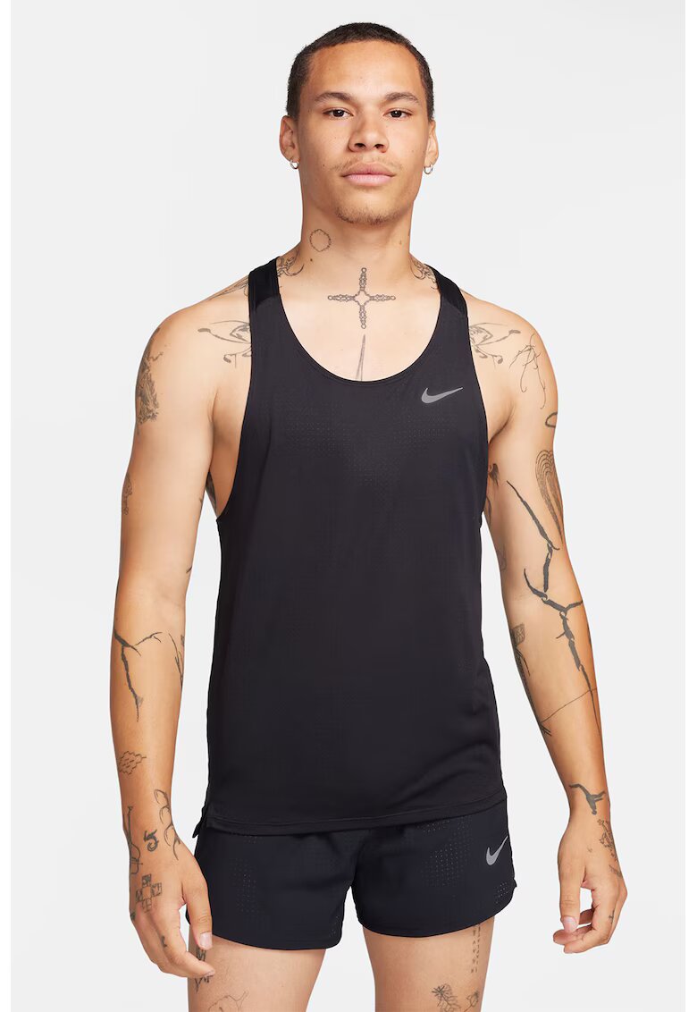Nike Top cu decupaj pe partea din spate pentru alergare - Negru