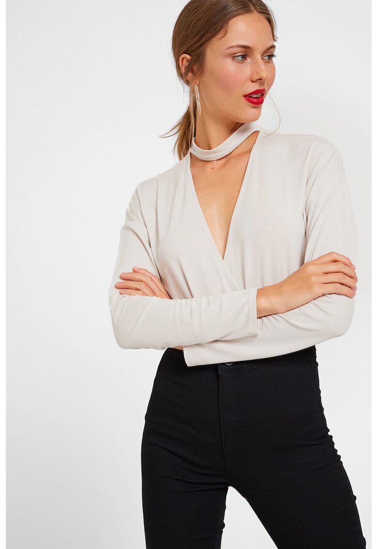 OXXO Bluza cu decolteu cache-coeur si decupaj - Crem