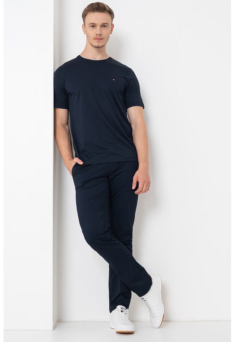 Tommy Hilfiger Tricou regular fit cu logo discret - Albastru ultramarin