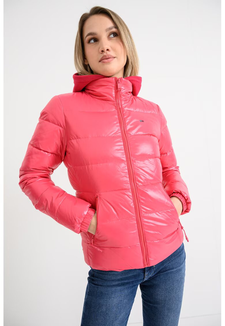 Tommy Jeans Geaca matlasata cu buzunare laterale cu fermoar - Roz aprins