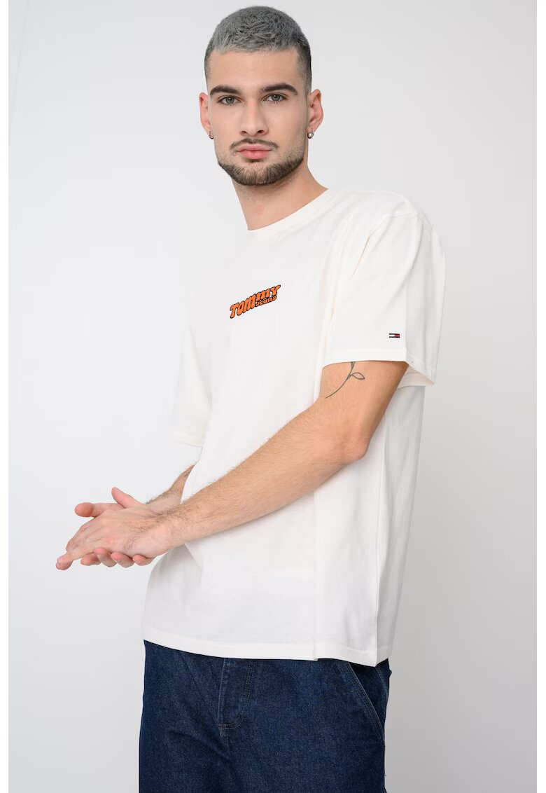 Tommy Jeans Tricou relaxed fit cu logo brodat - Alb