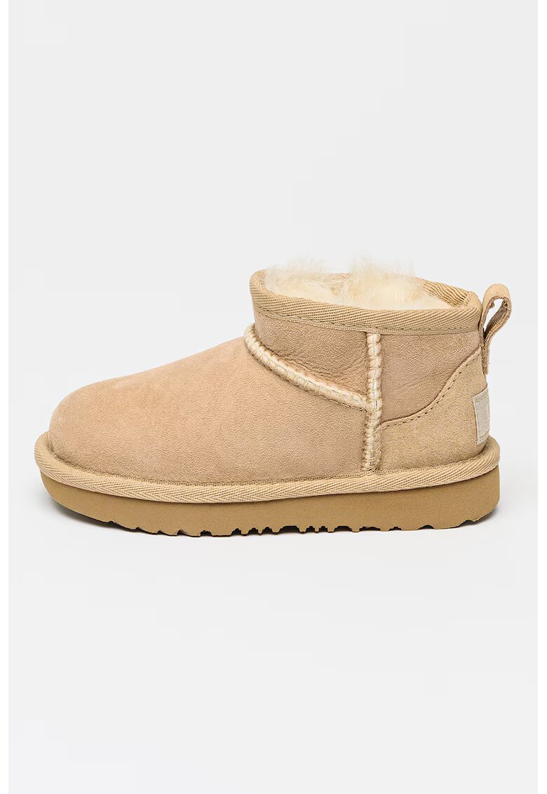 UGG Ghete rezistente la apa din piele intoarsa Classic Ultra Mini - Maro nisip