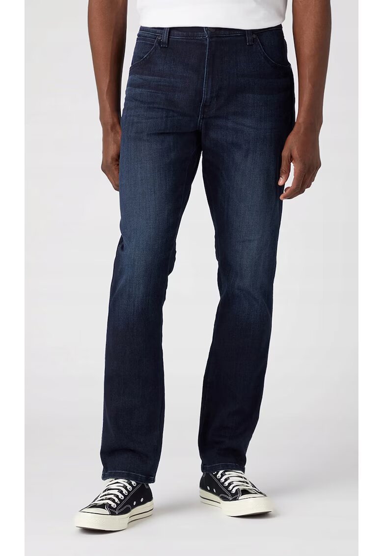 Wrangler Blugi barbati River - conici - albastru marin - bumbac - colectia We Care