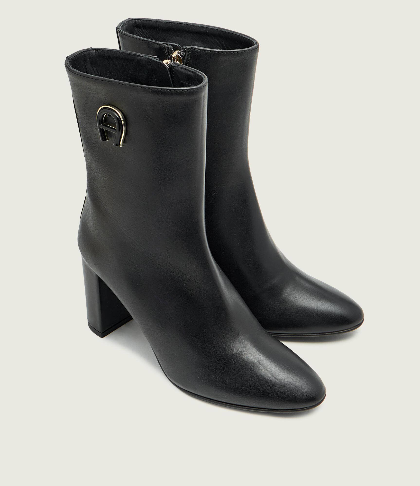 Aigner De piele botine cu toc CAROLINE 15B