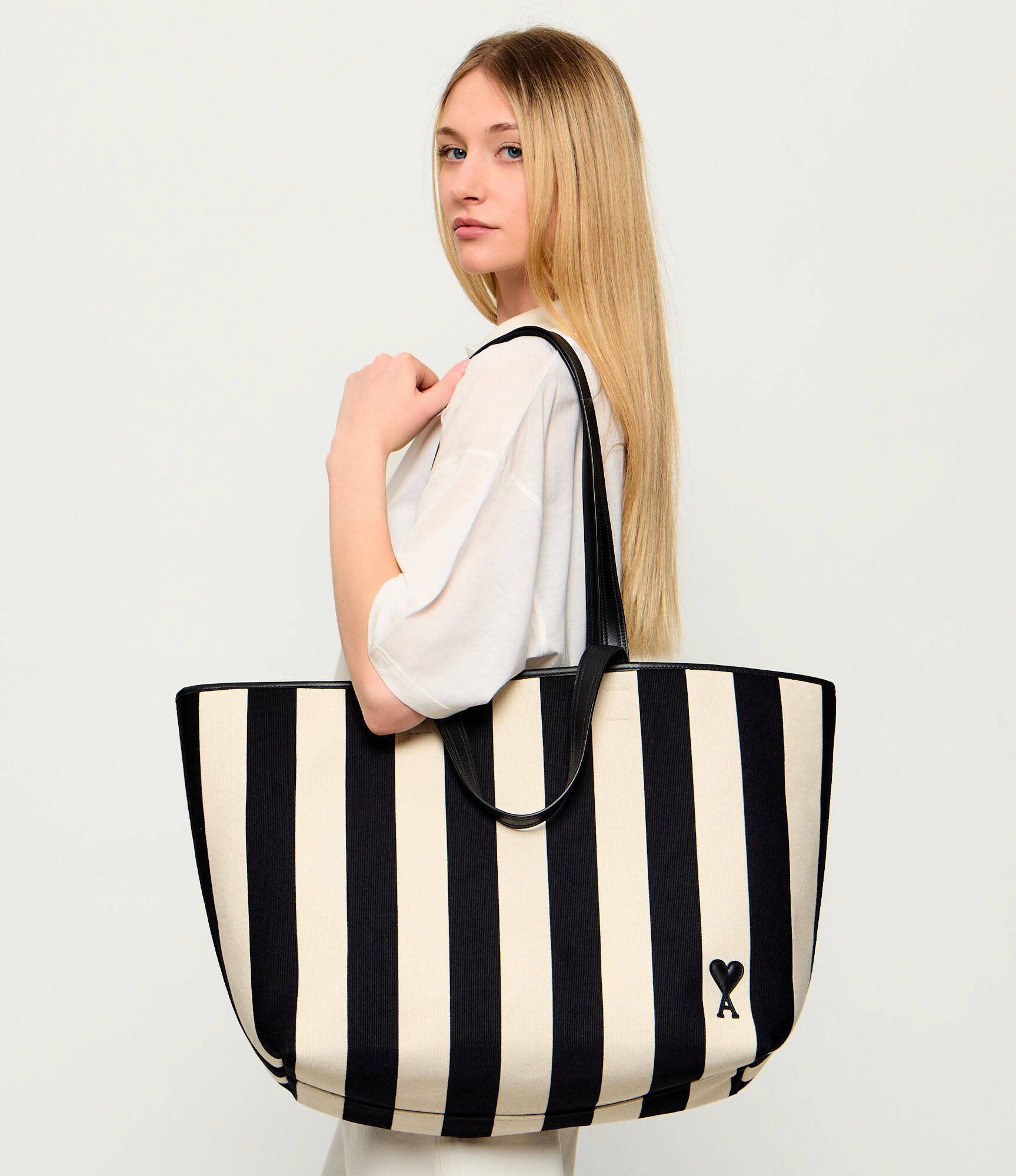AMI Paris Geantă shopper