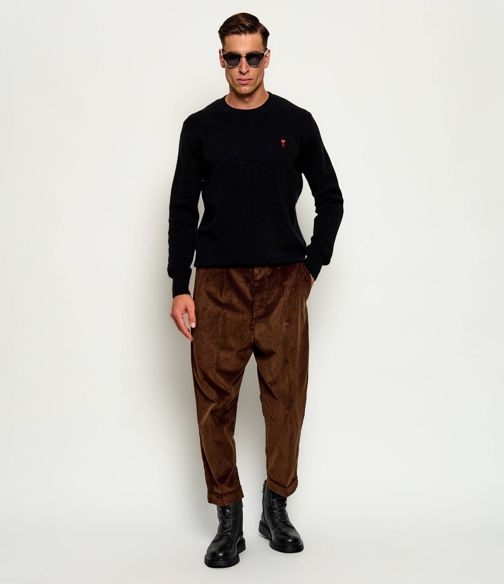 AMI Paris Pantaloni | carrot fit | catifea reiată