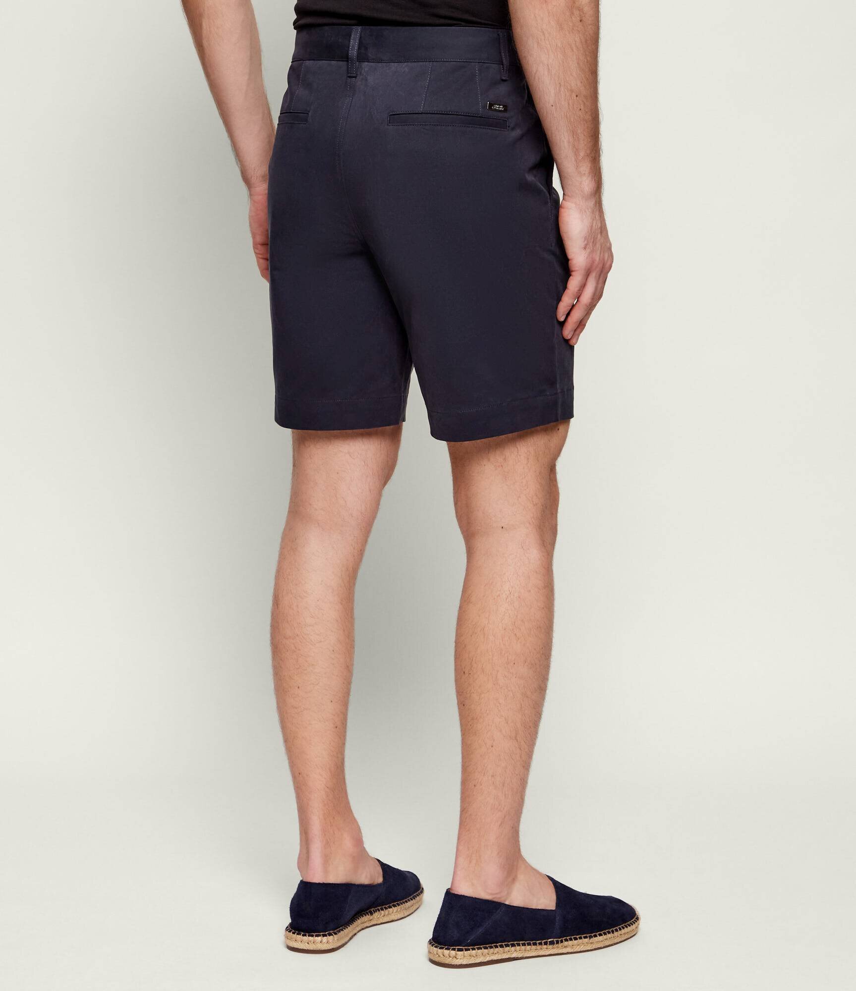 Armani Exchange Pantaloni scurți chino | regular fit