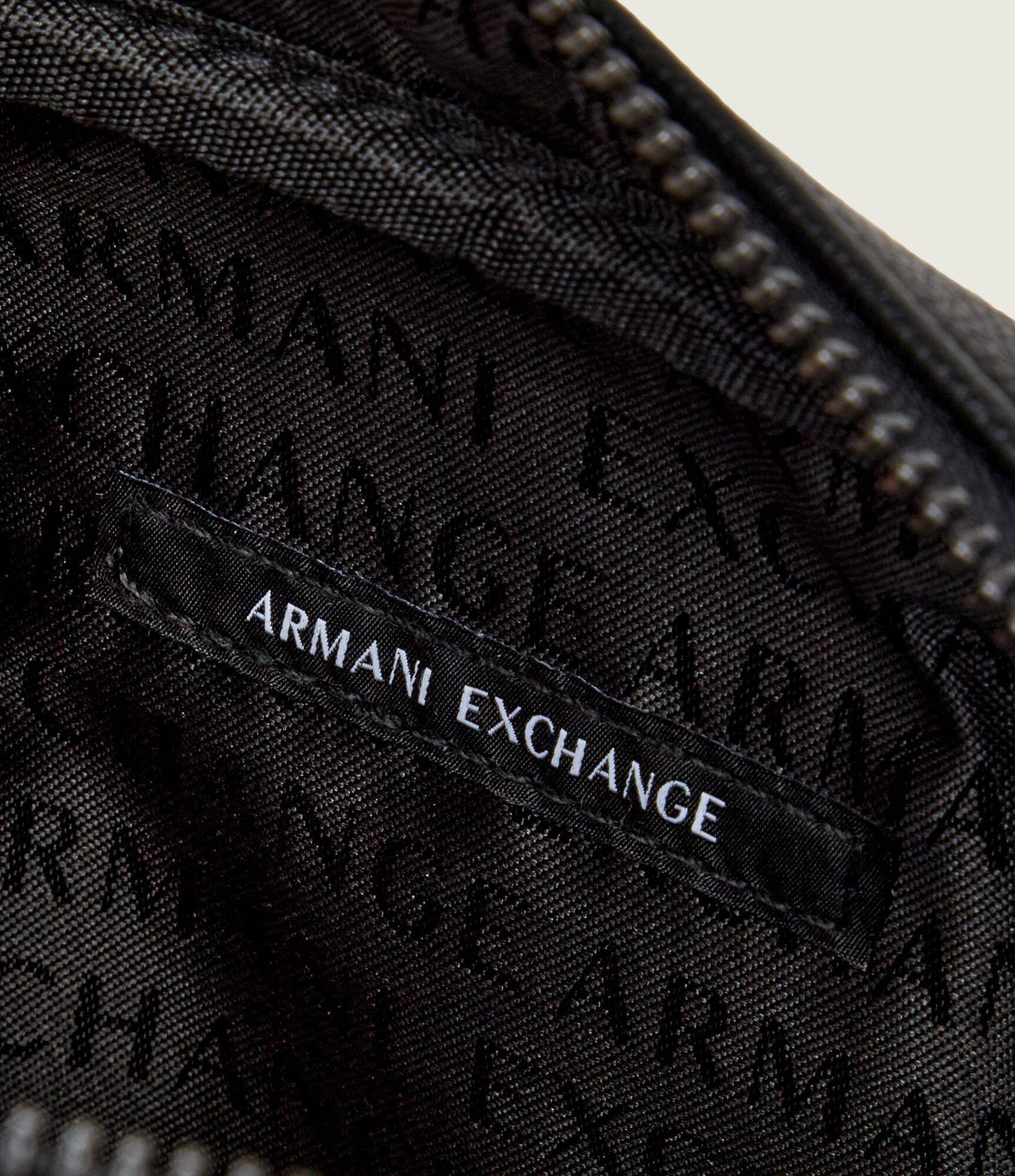 Armani Exchange Trusă pentru cosmetice