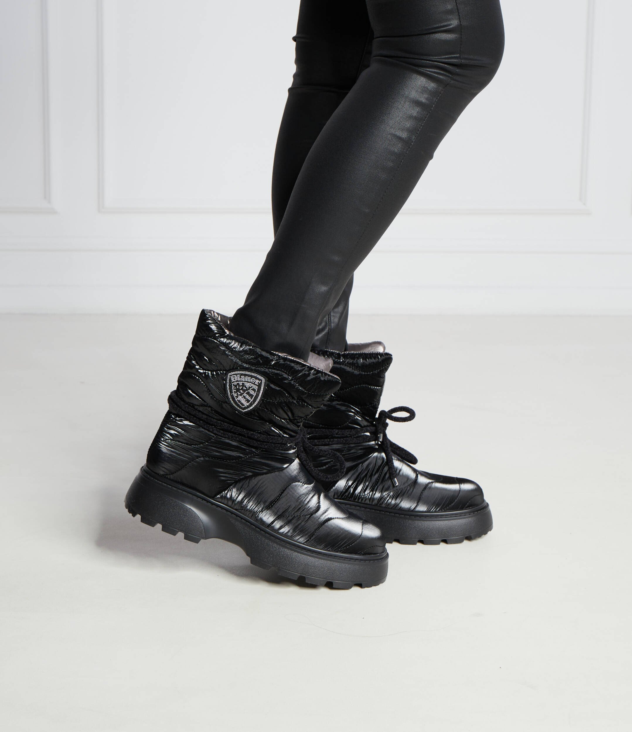 Blauer Bocanci Blanca 02
