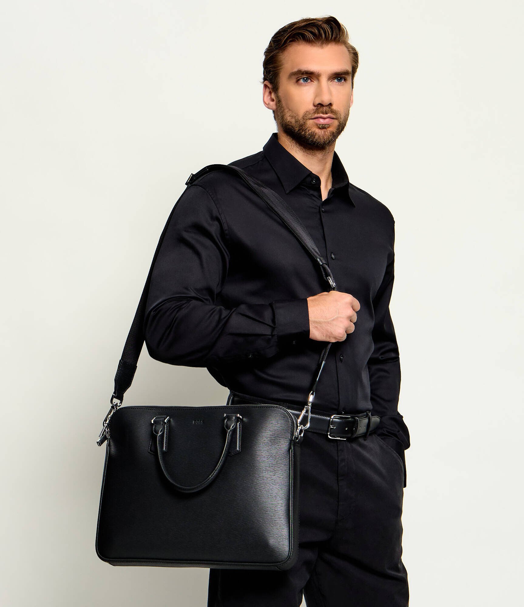 BOSS BLACK De piele geantă pentru laptop 14" New Crosstown_P_Z.D.
