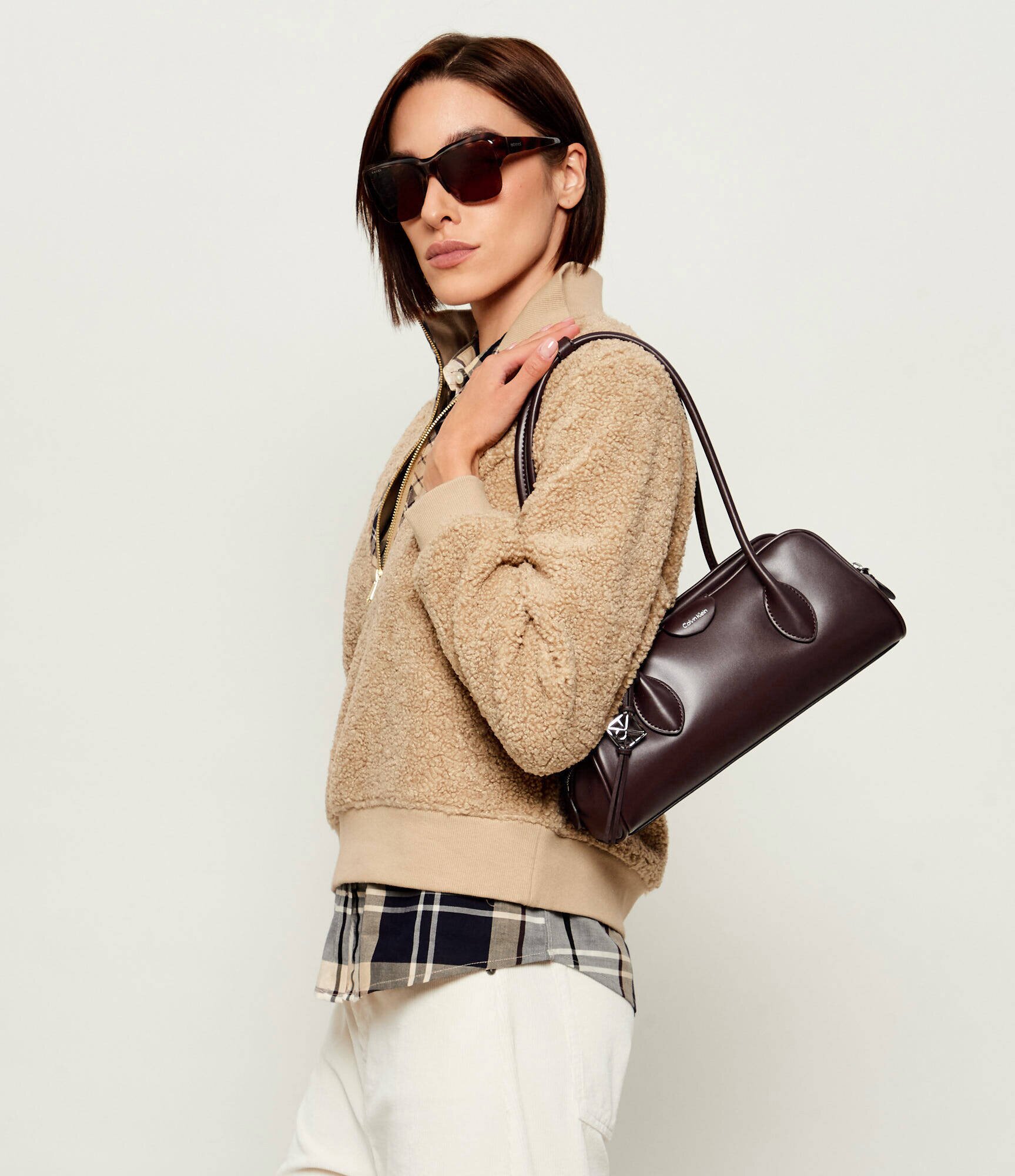 Calvin Klein Geantă pe umăr Emblem Trio