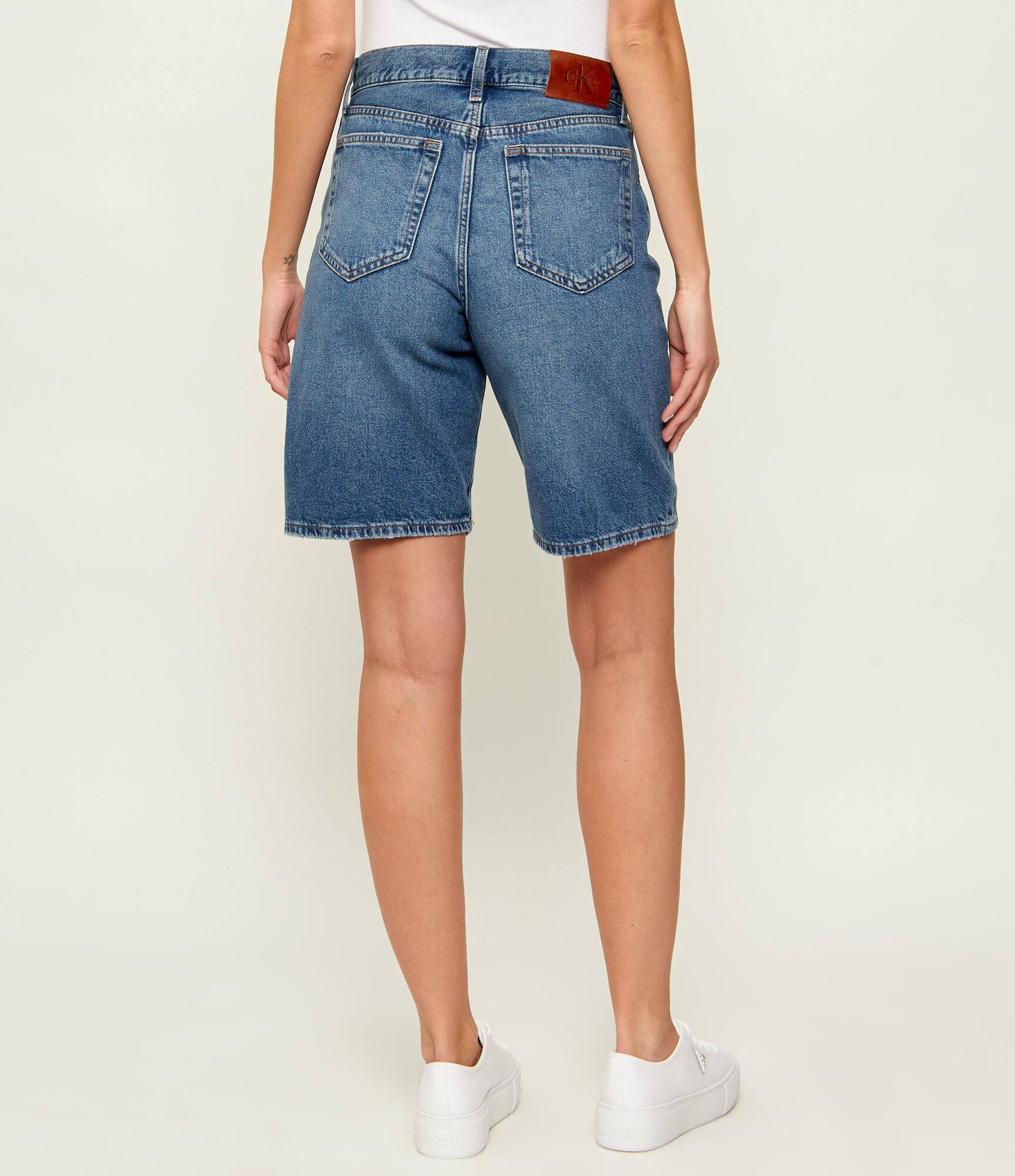 Calvin Klein Jeans De blugi pantaloni scurți CAROLINE | Relaxed fit | mid rise