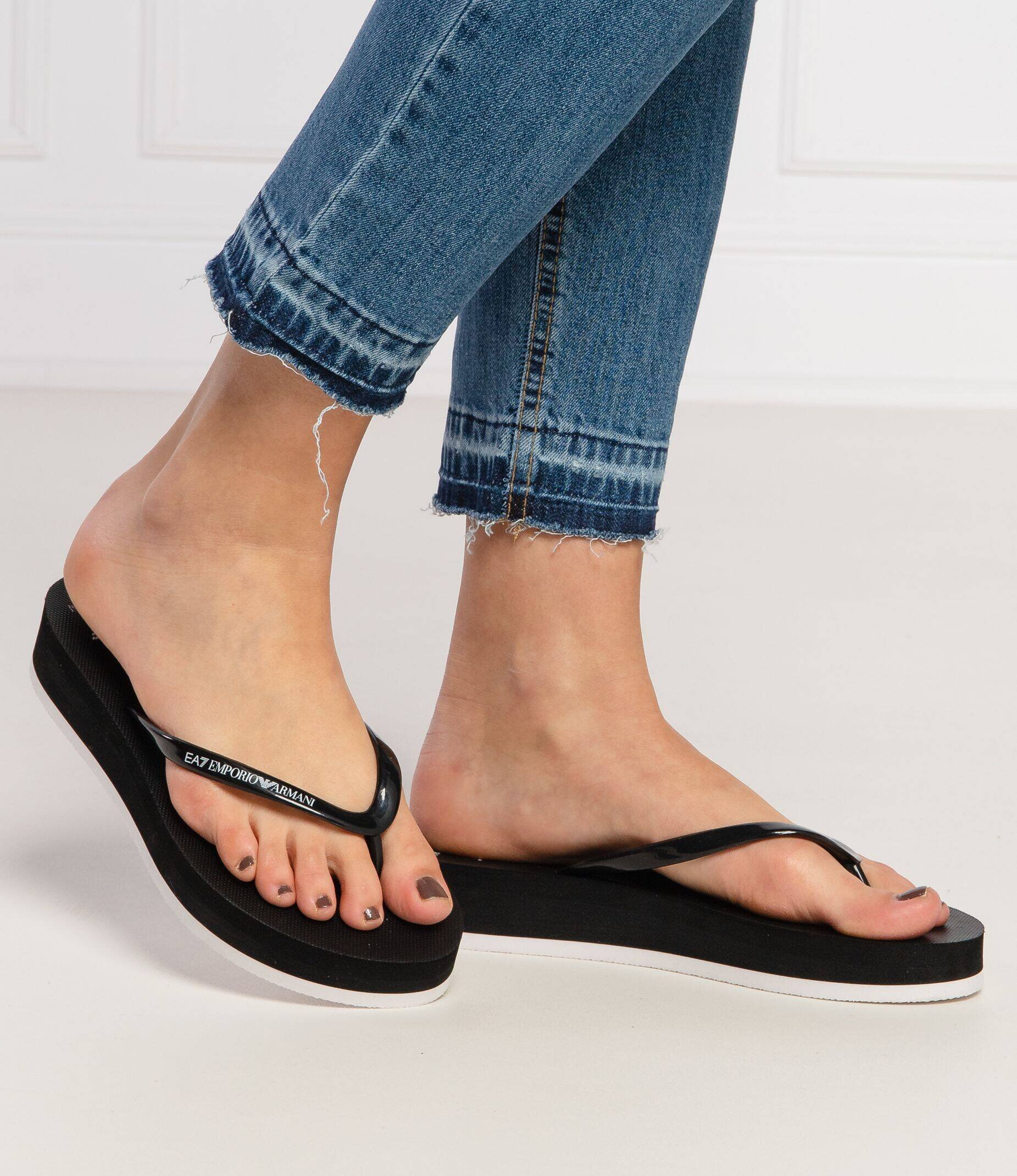 EA7 Flip flops