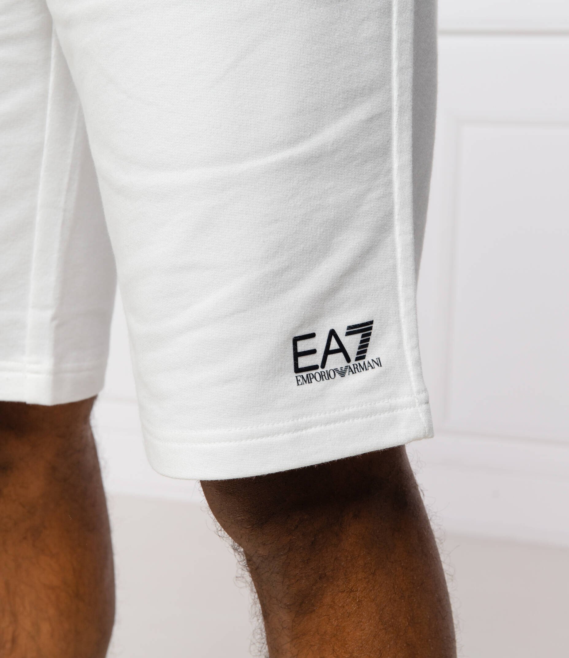 EA7 Pantaloni scurți | Loose fit