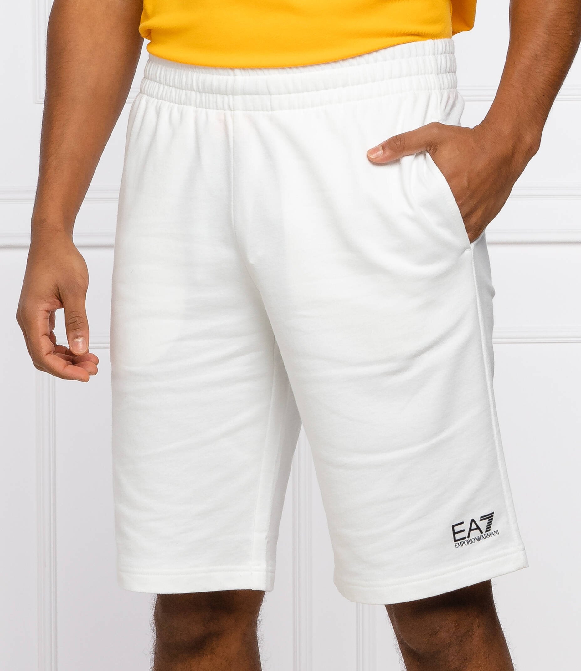 EA7 Pantaloni scurți | Loose fit