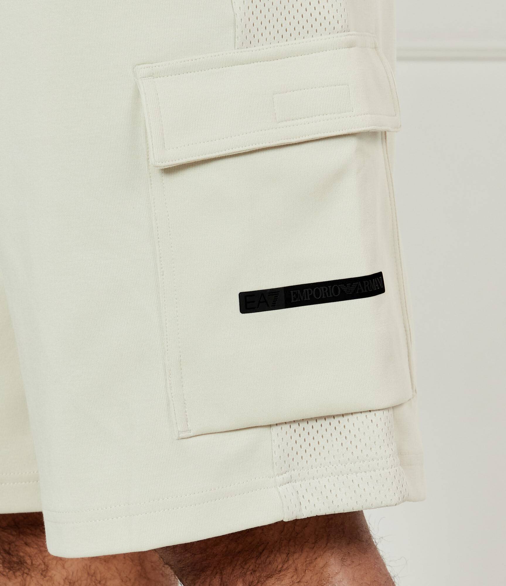 EA7 Pantaloni scurți | Modern fit