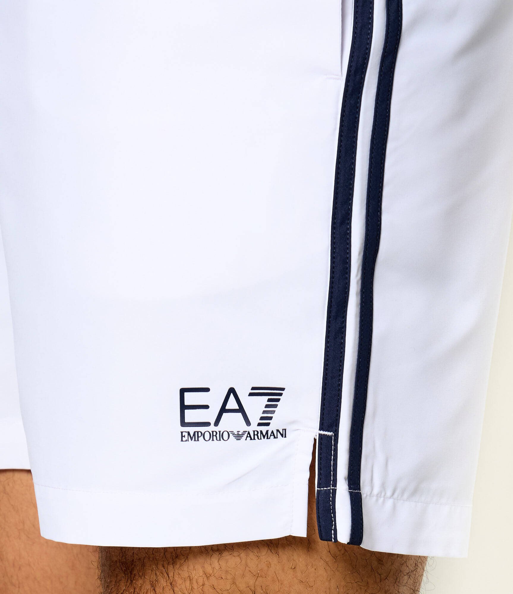 EA7 Pantaloni scurți | regular fit