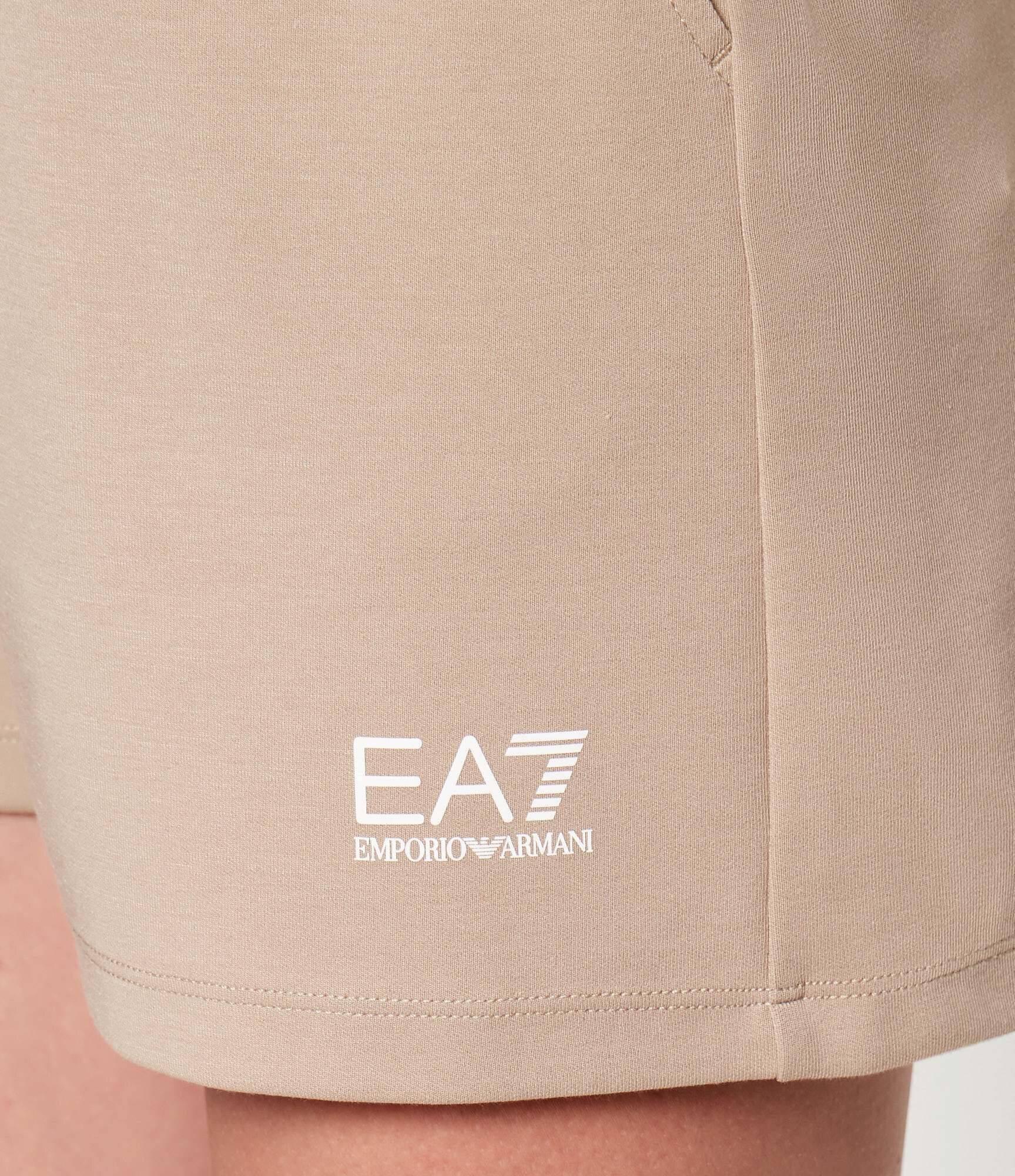 EA7 Pantaloni scurți | regular fit