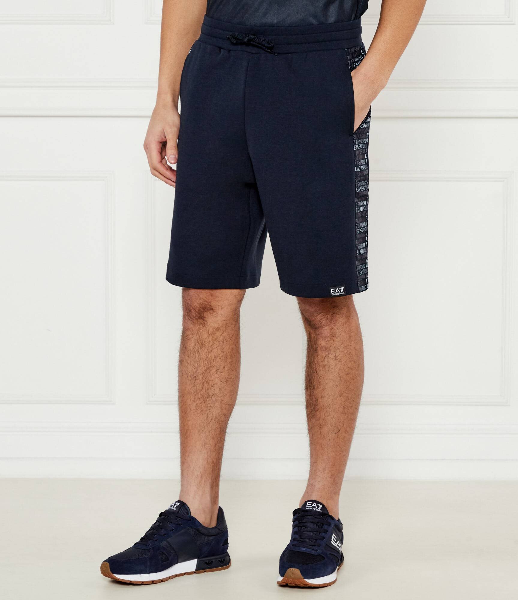 EA7 Pantaloni scurți | Regular Fit