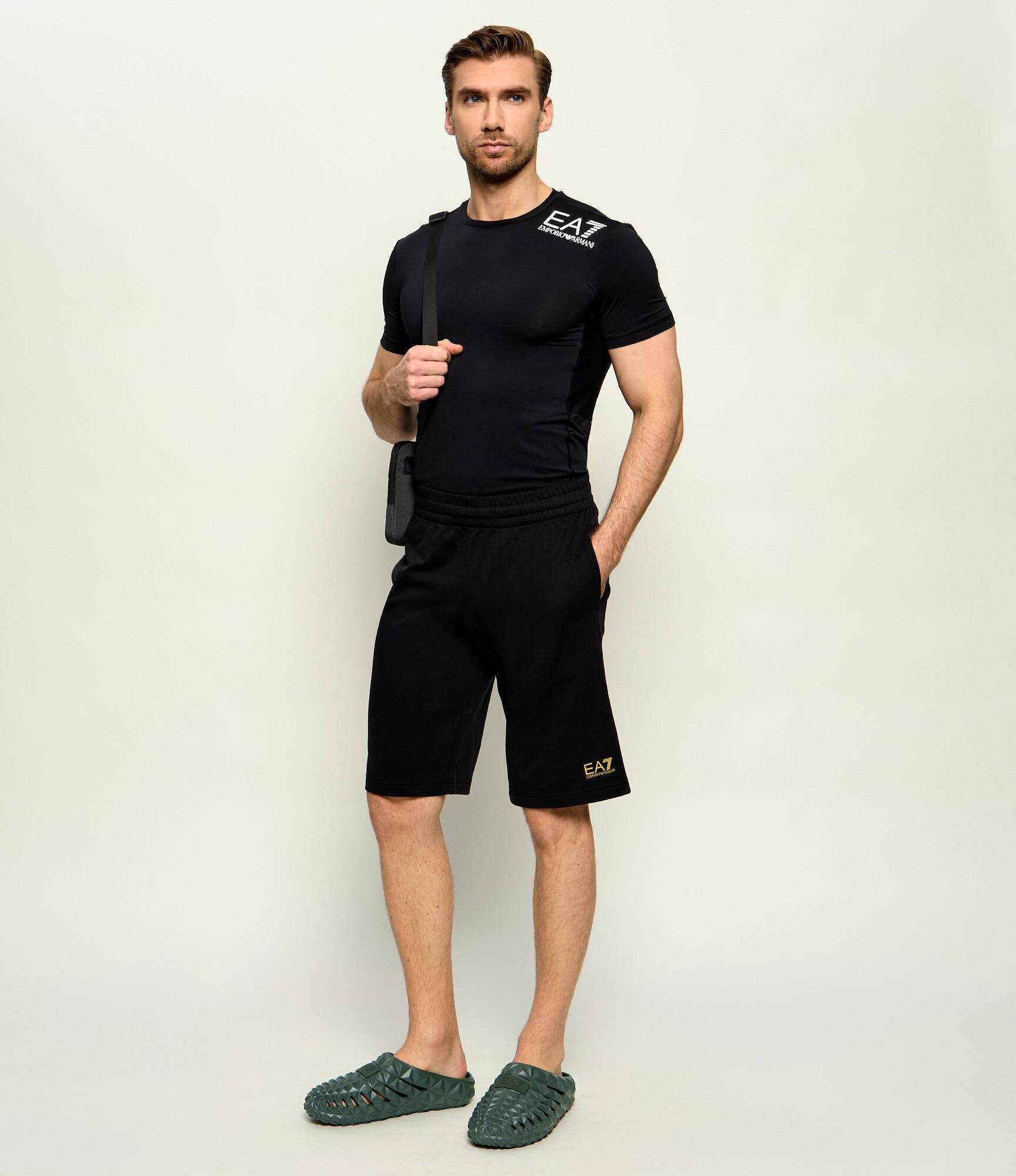 EA7 Pantaloni scurți | Regular Fit