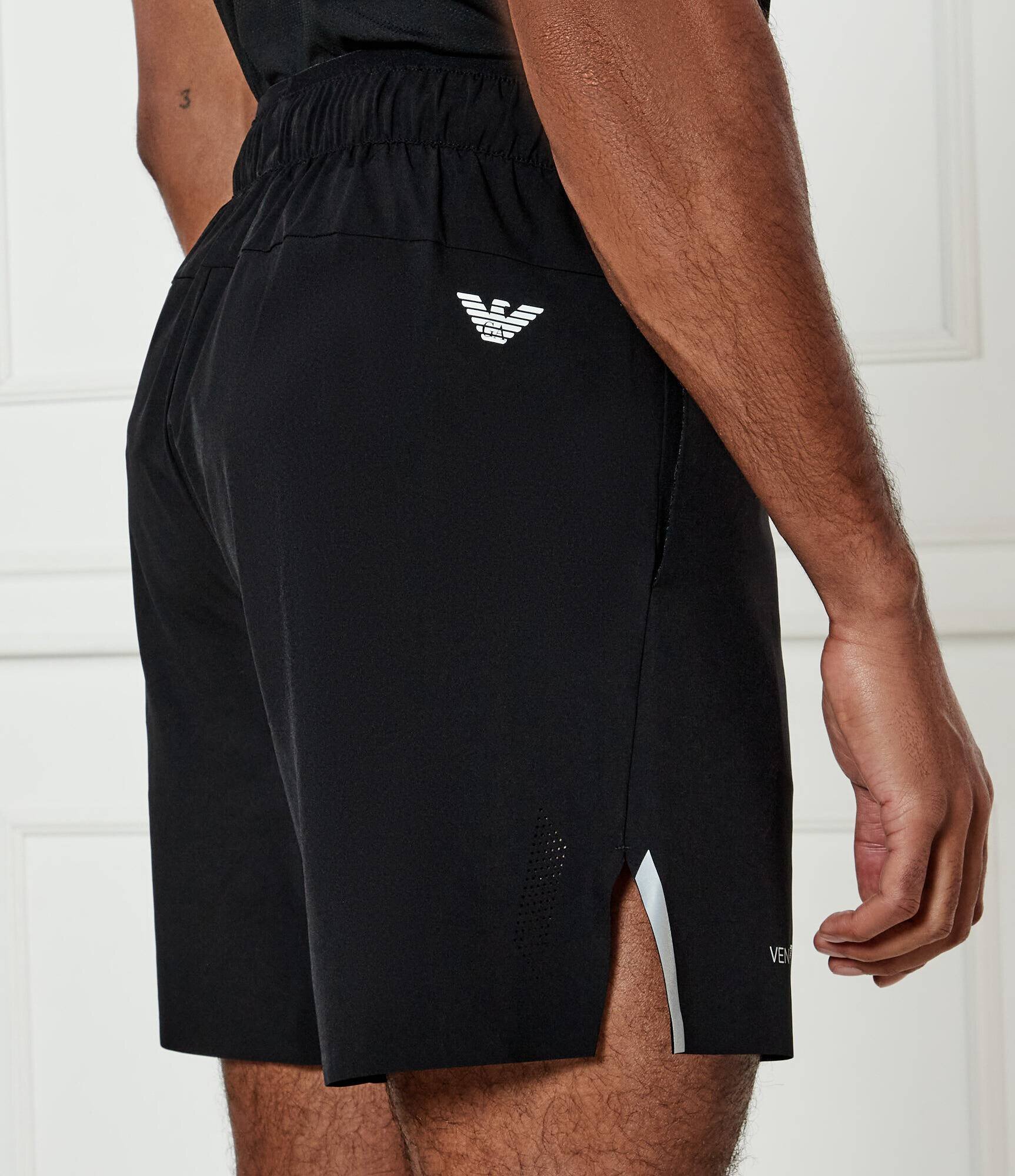 EA7 Pantaloni scurți | Regular Fit
