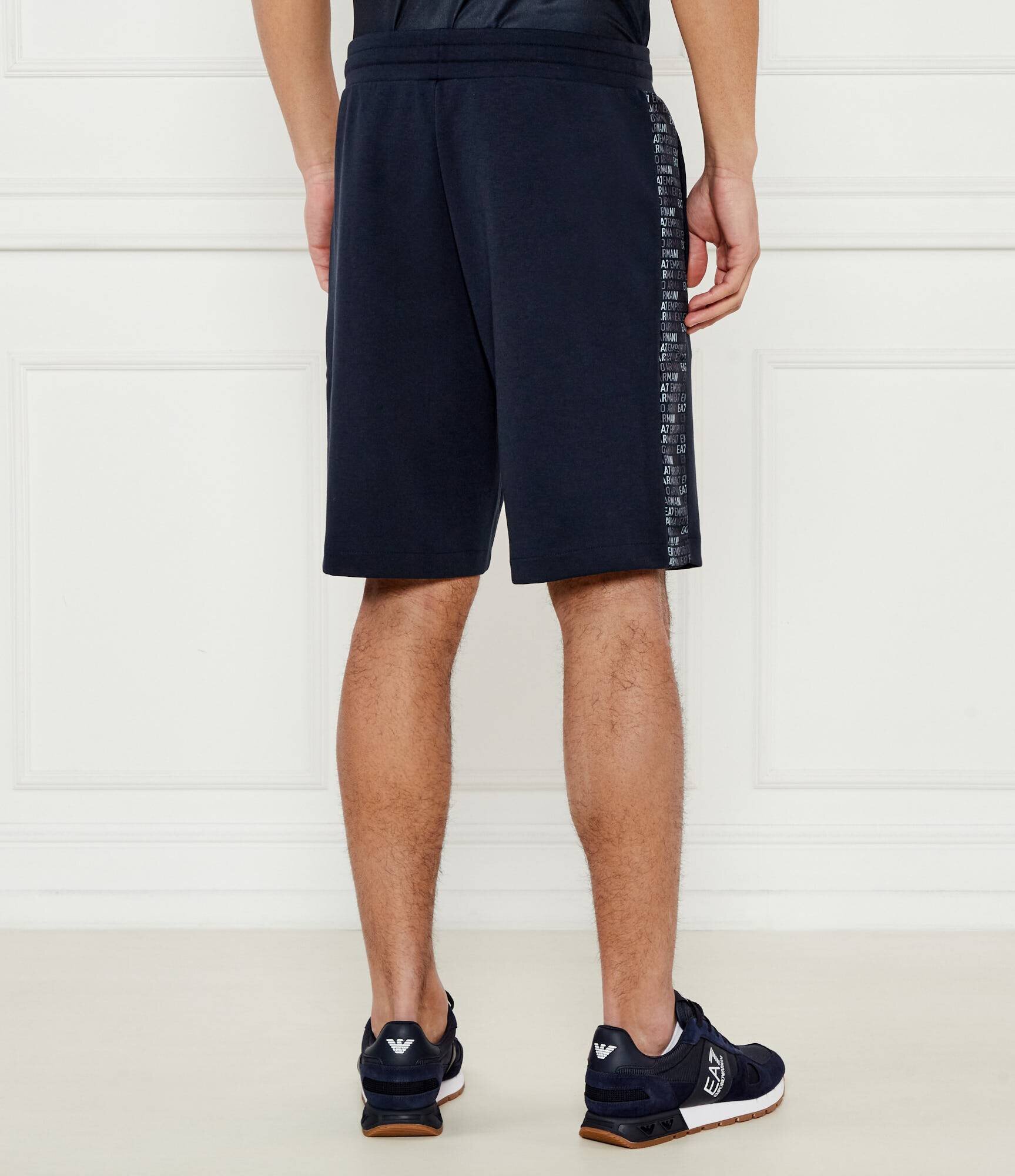 EA7 Pantaloni scurți | Regular Fit