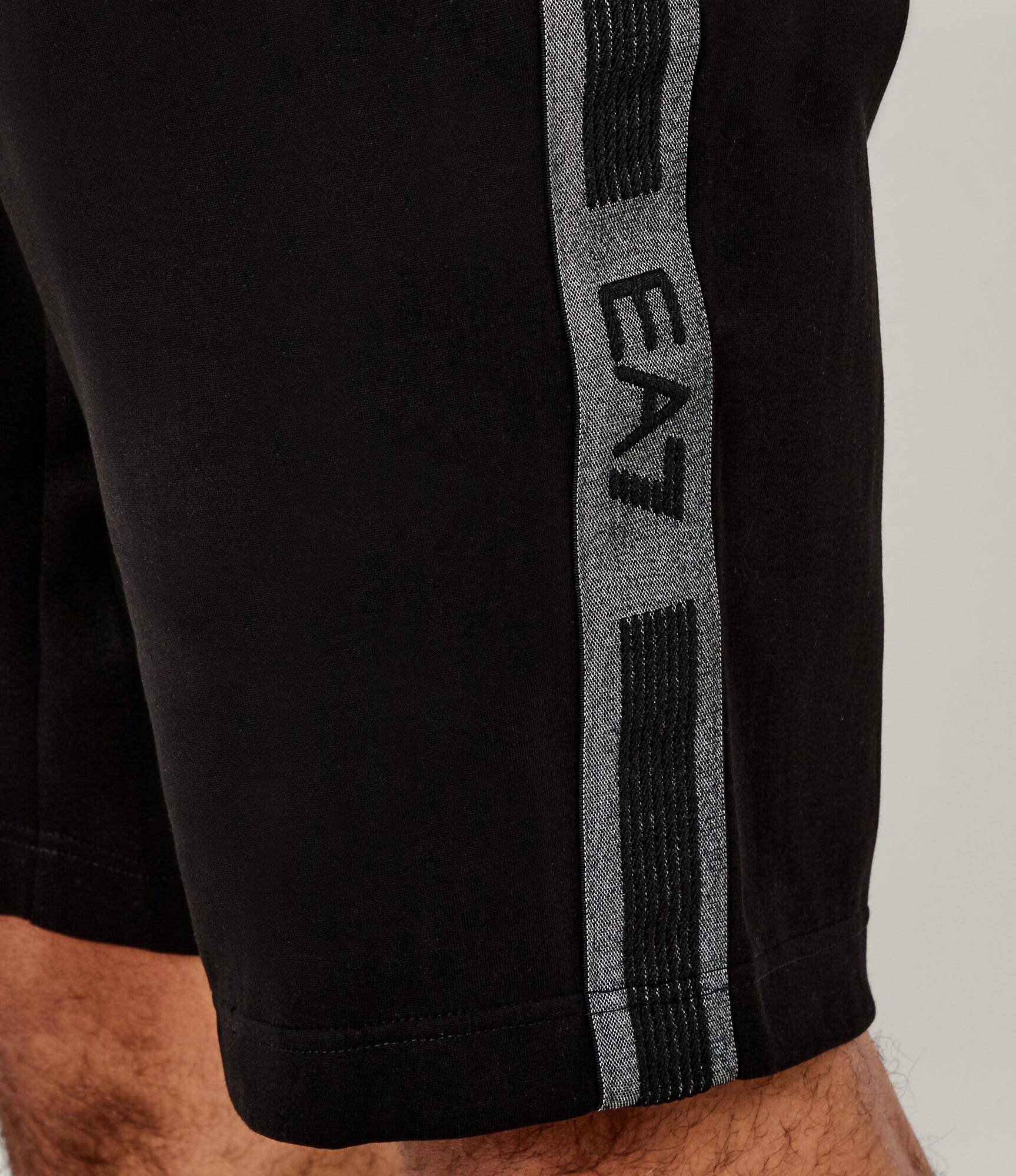EA7 Pantaloni scurți | Regular Fit