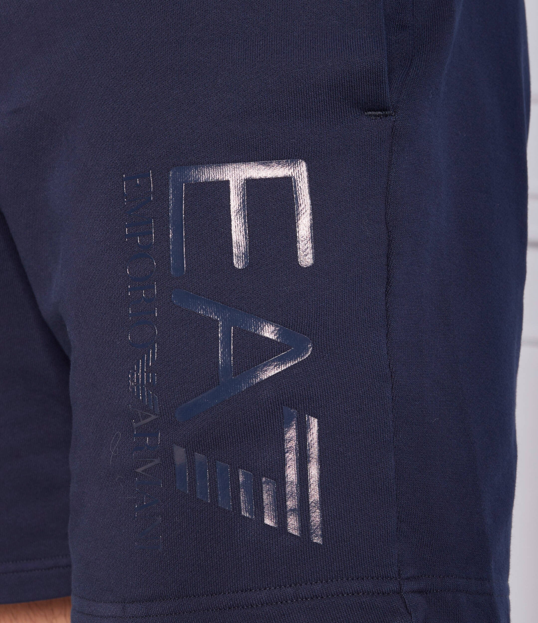 EA7 Pantaloni scurți | Regular Fit