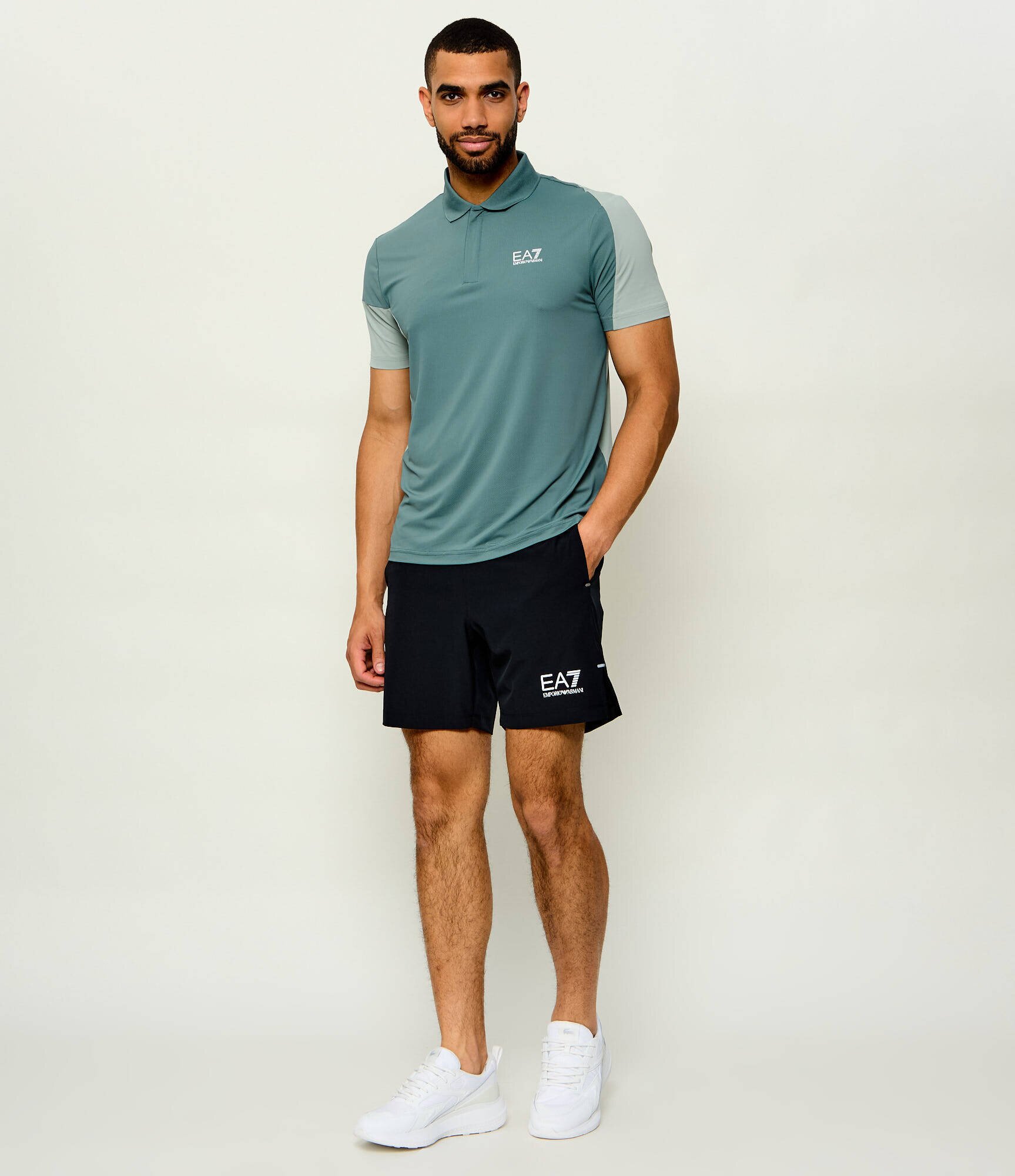 EA7 Pantaloni scurți | Slim Fit