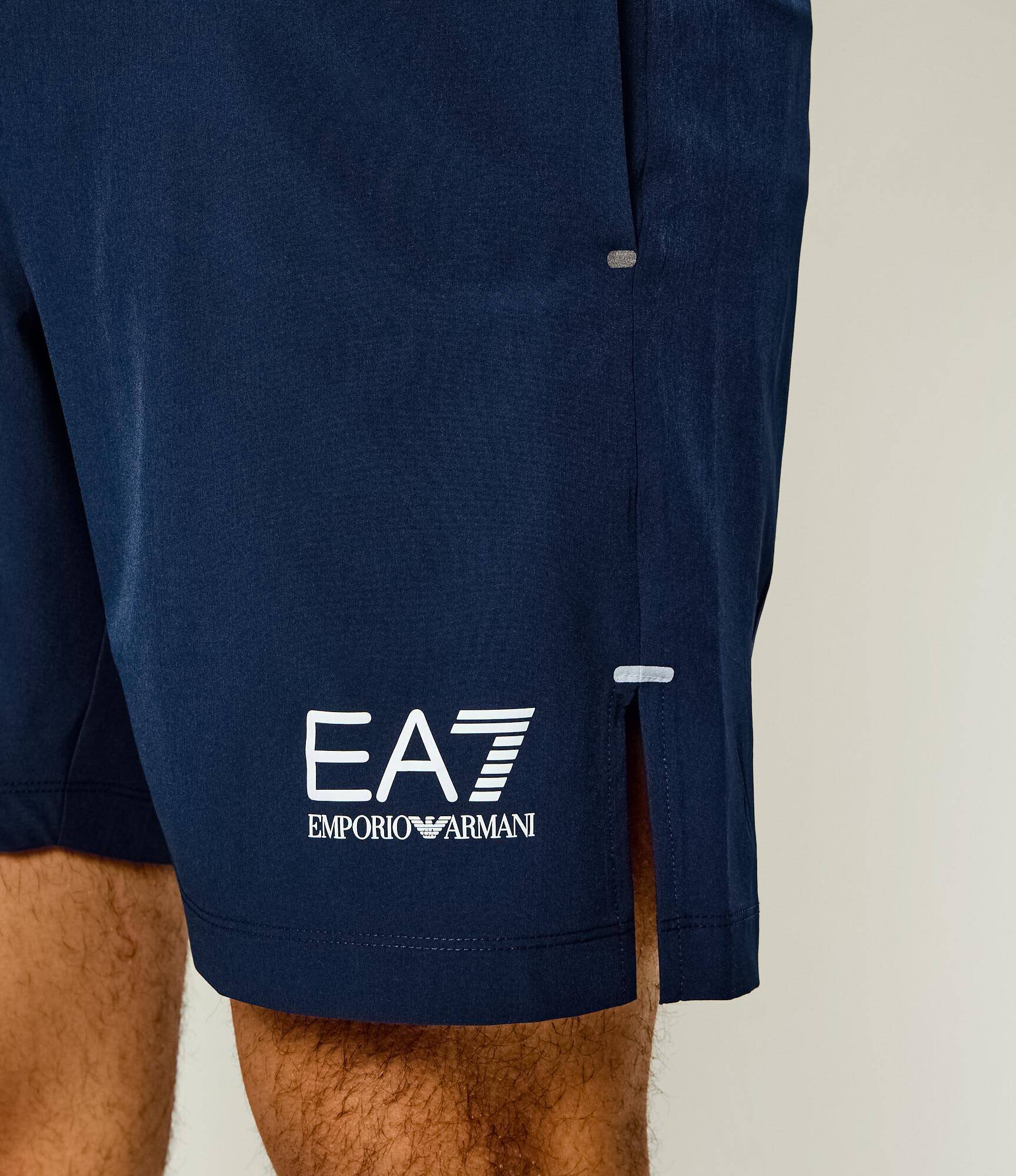 EA7 Pantaloni scurți | Slim Fit