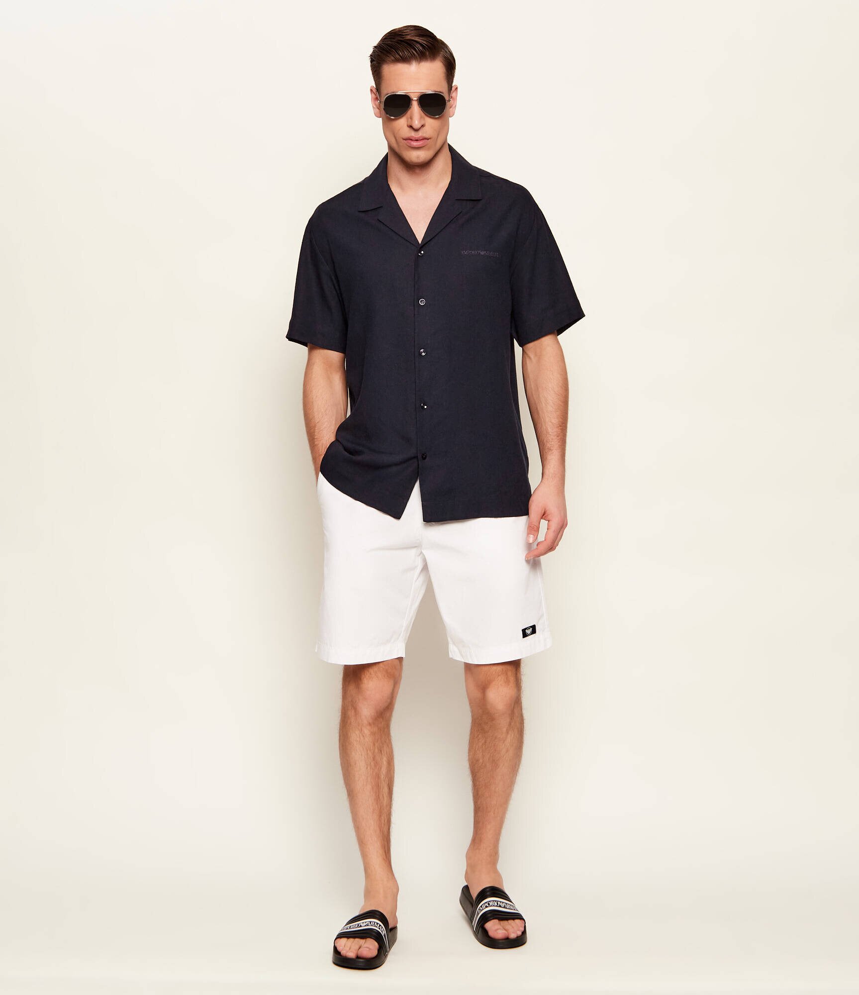 Emporio Armani Pantaloni scurți chino | regular fit