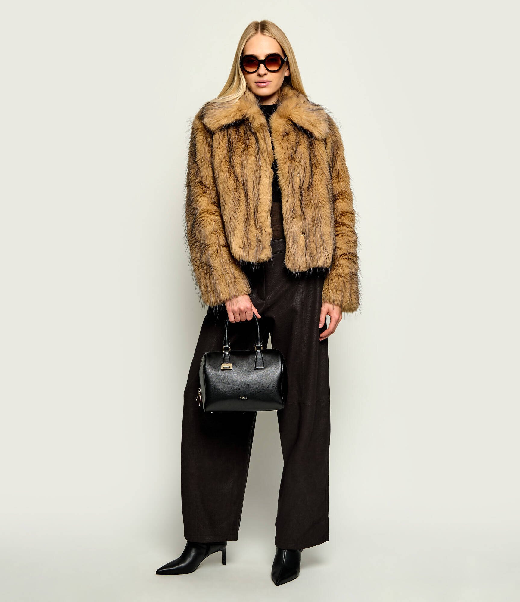Furla De piele cufăr Olivia