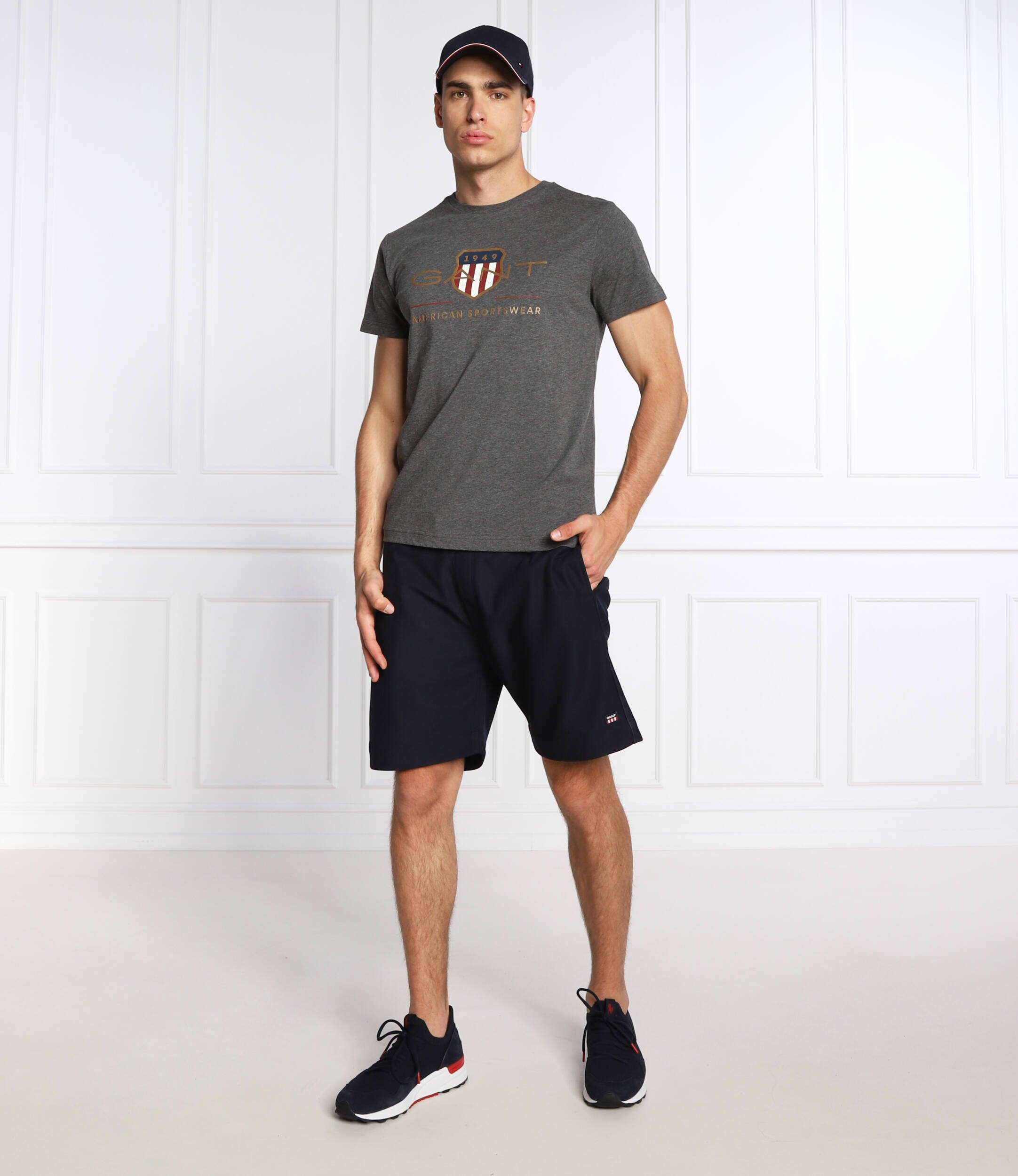 Gant Pantaloni scurți RETRO SHIELD | Relaxed fit