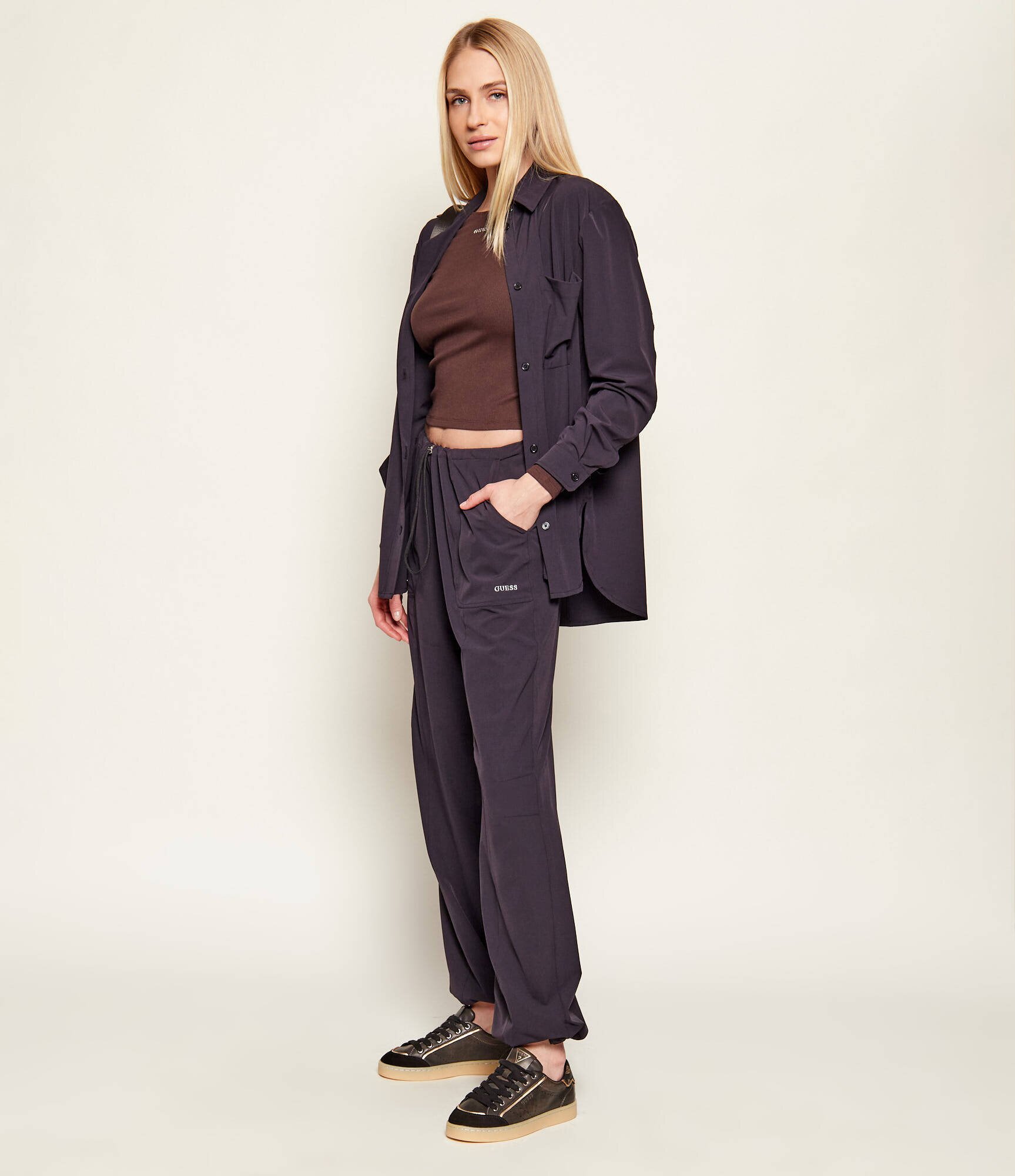 GUESS ACTIVE Pantaloni cargo NAT | Loose fit