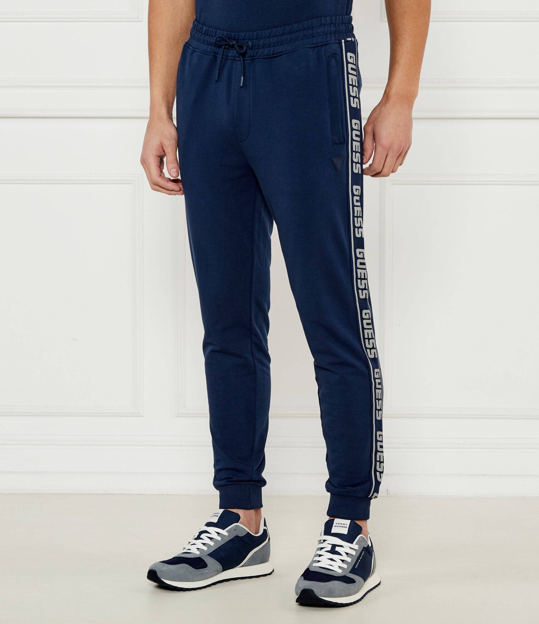 GUESS ACTIVE Pantaloni de trening NEW ARLO | Regular Fit