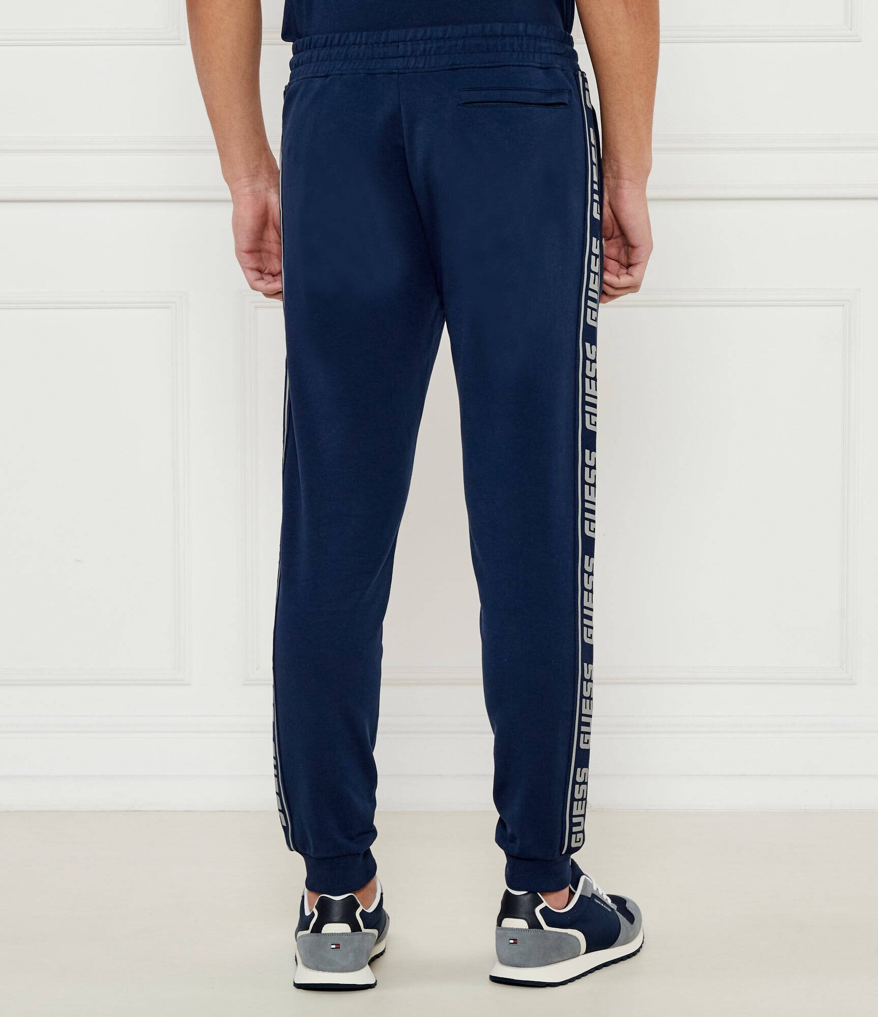 GUESS ACTIVE Pantaloni de trening NEW ARLO | Regular Fit