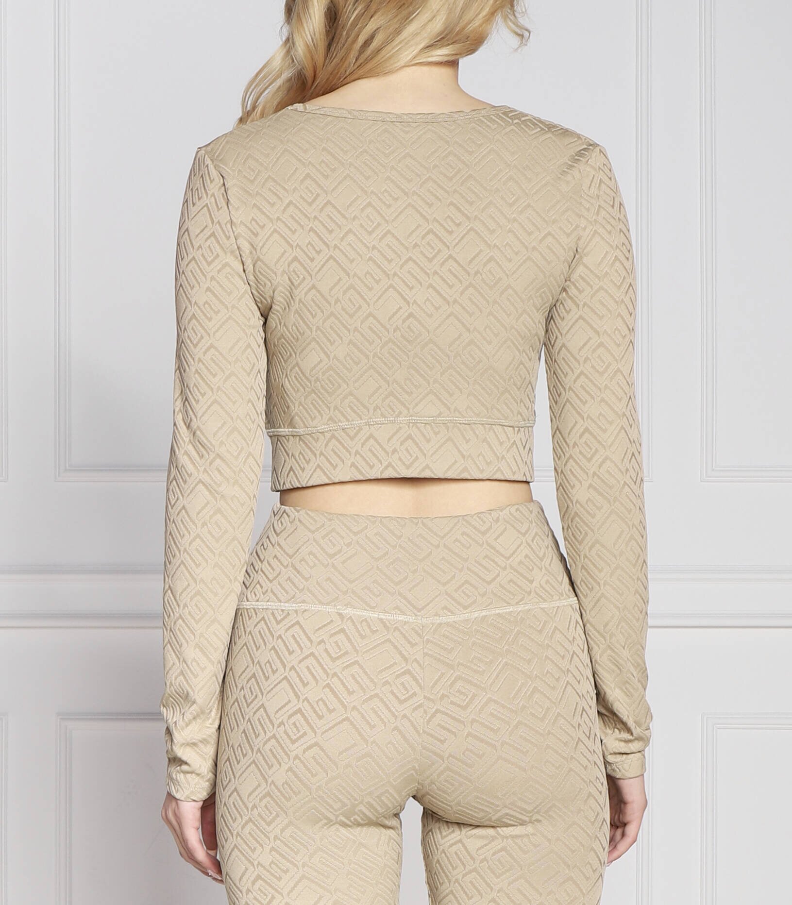 GUESS ACTIVE Top DANA | Cropped Fit