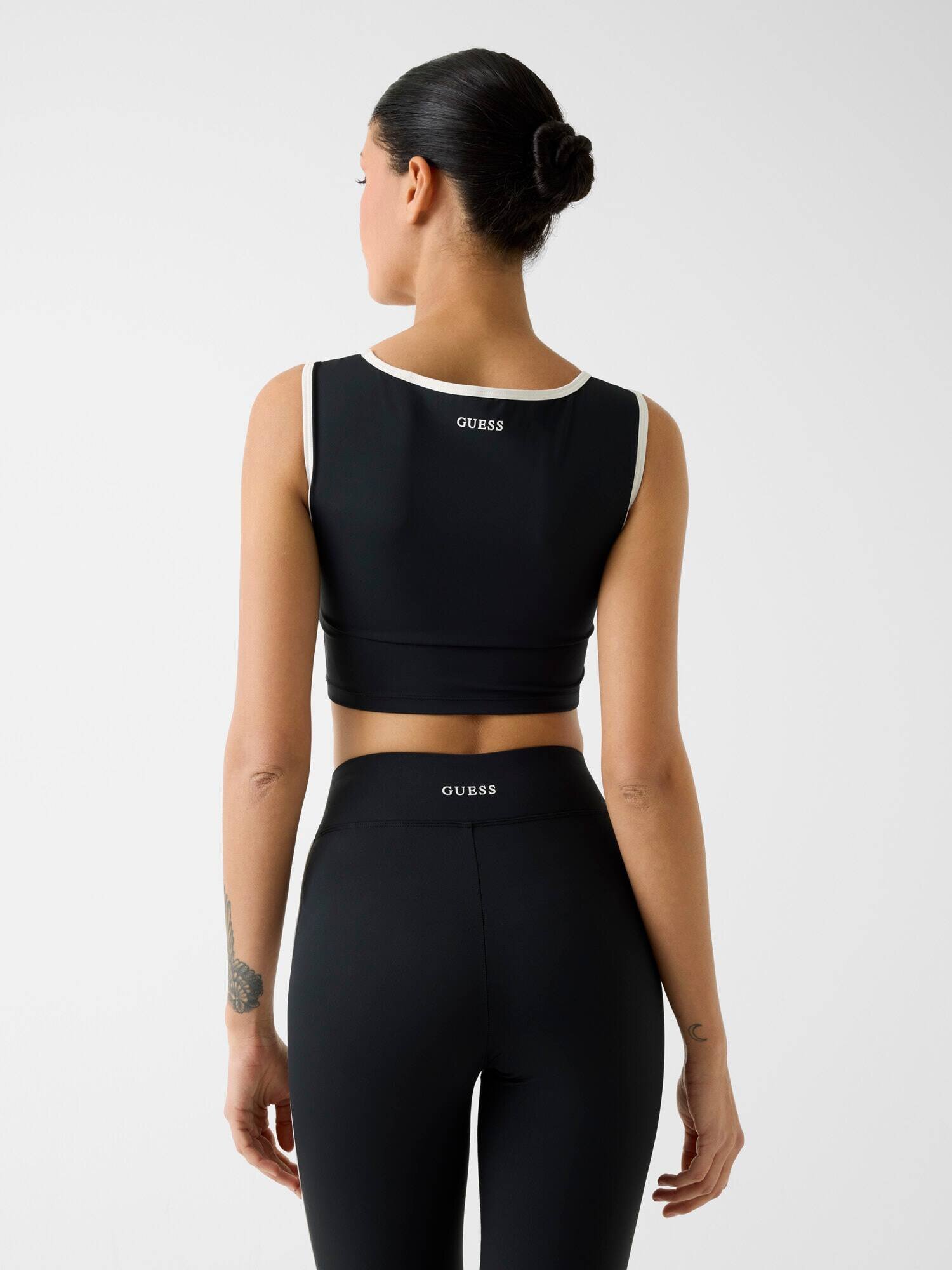 GUESS ACTIVE Top SARAH | Cropped Fit