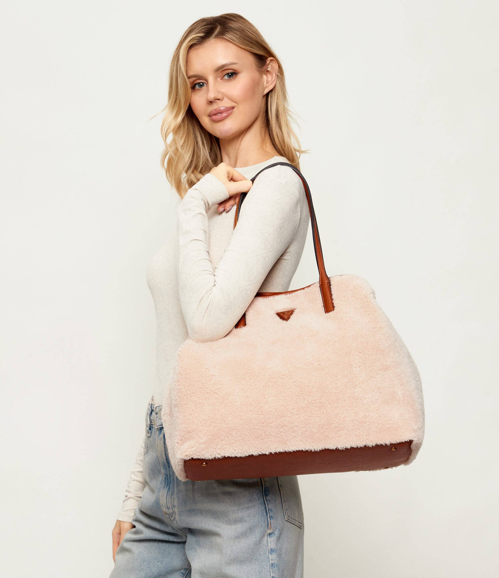 Guess Geantă shopper 2 în 1 VICTTORIA | shearling