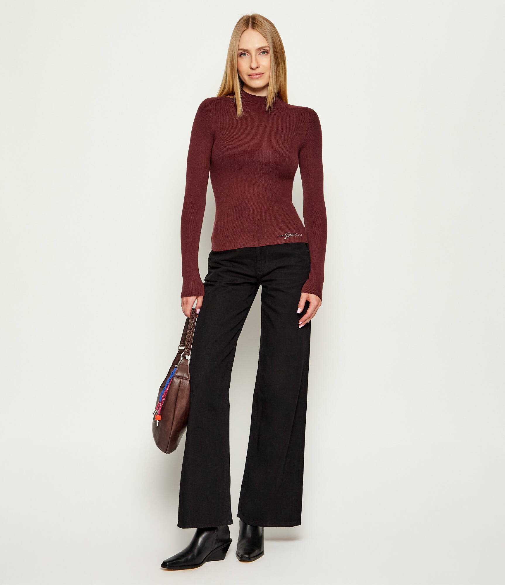 Guess Guler înalt JULIA | Slim Fit cu adaos de lână și cașmir