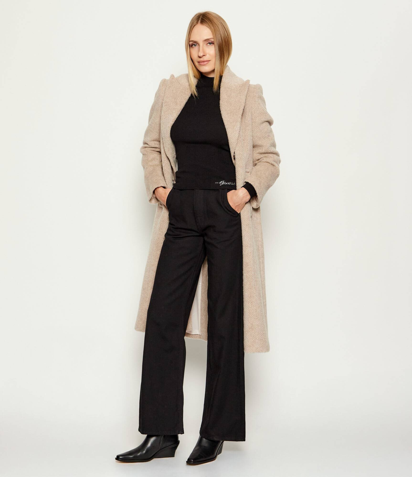 Guess Guler înalt JULIA | Slim Fit cu adaos de lână și cașmir