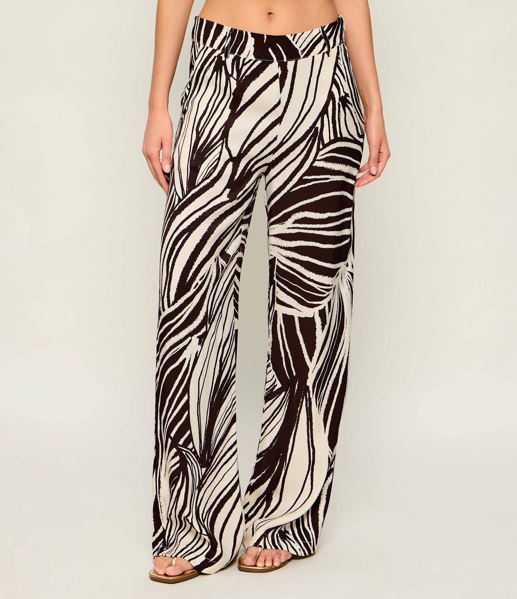 Guess Pantaloni Bastienne | Loose fit
