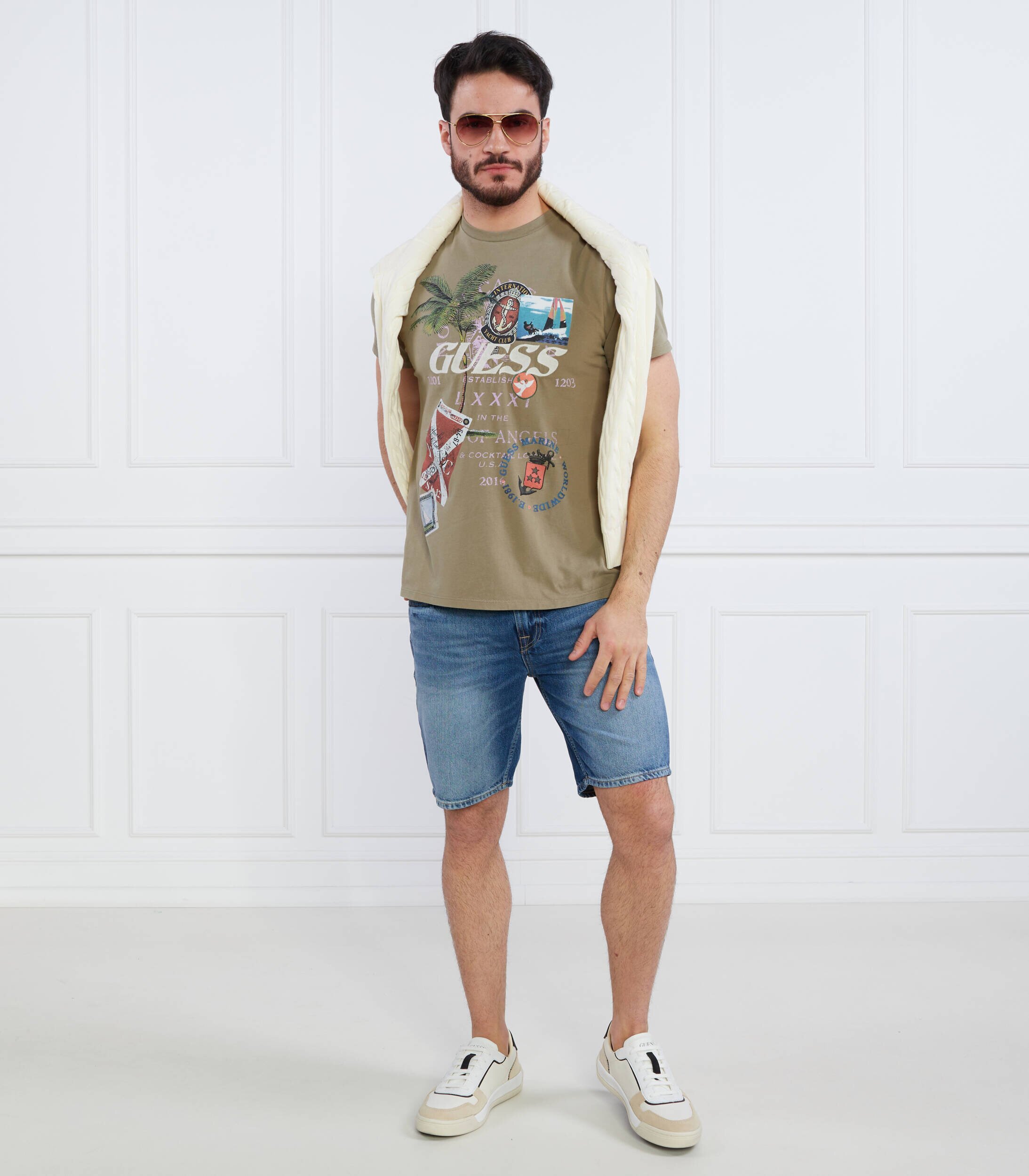 Guess Pantaloni scurți Angels | Regular Fit