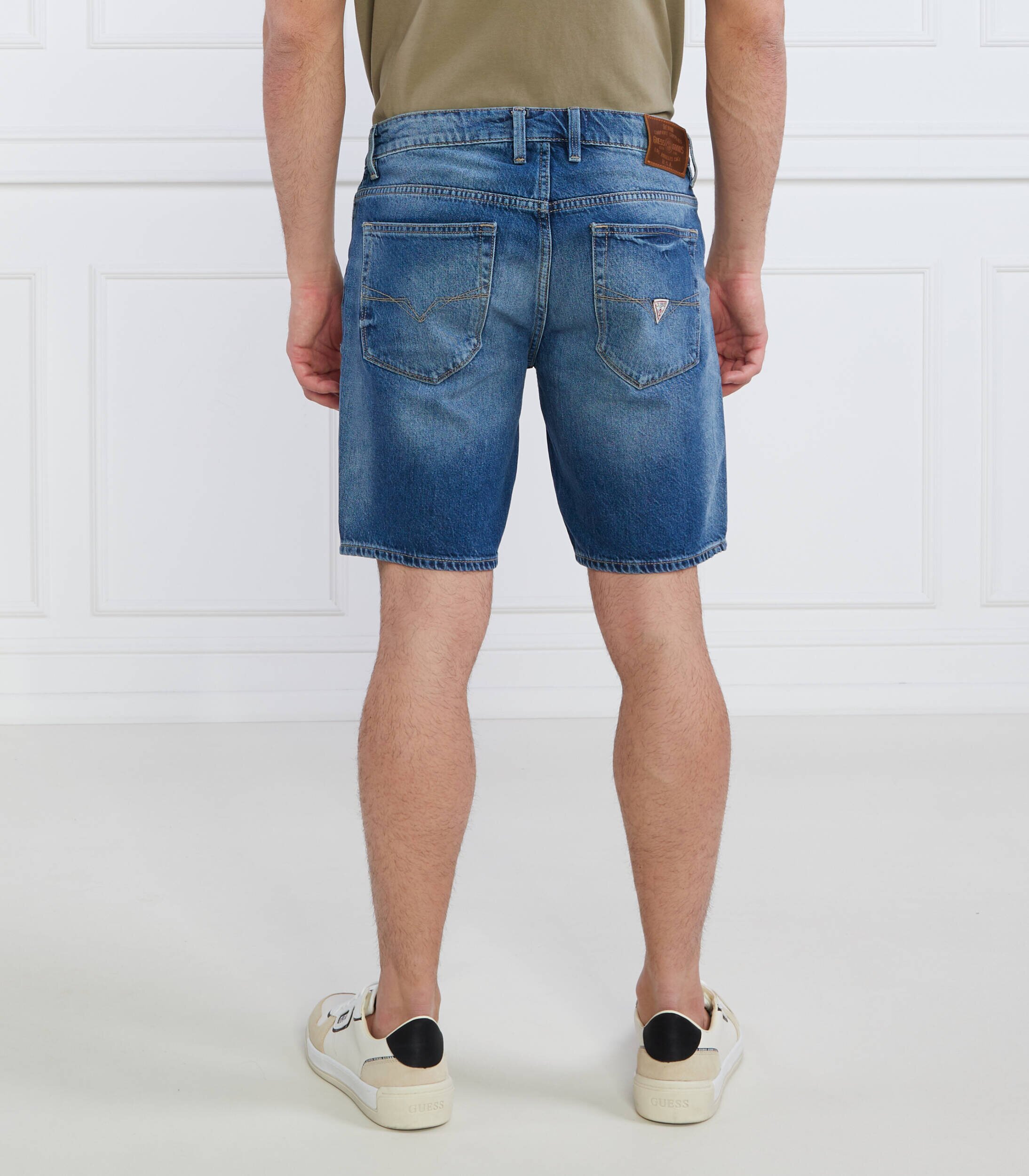 Guess Pantaloni scurți Angels | Regular Fit