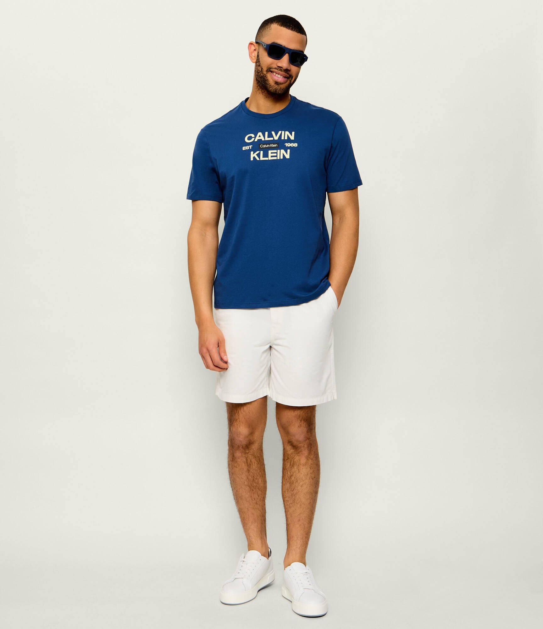 Guess Pantaloni scurți chino | regular fit