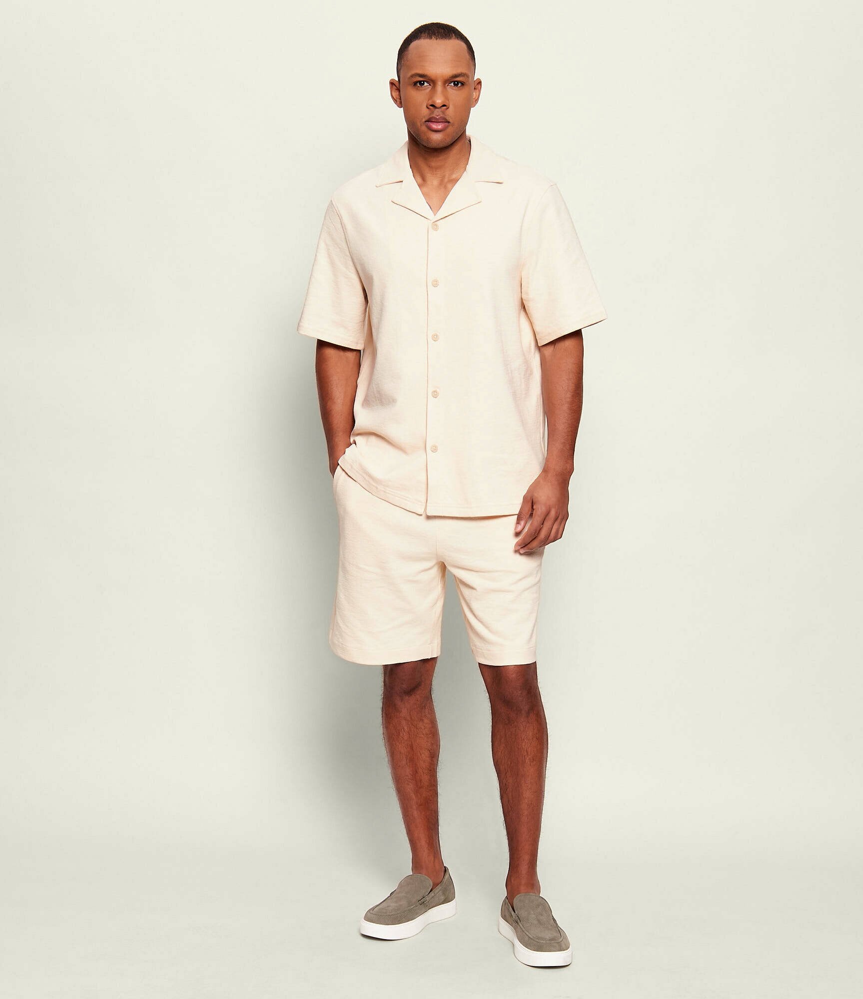 Guess Pantaloni scurți chino | regular fit