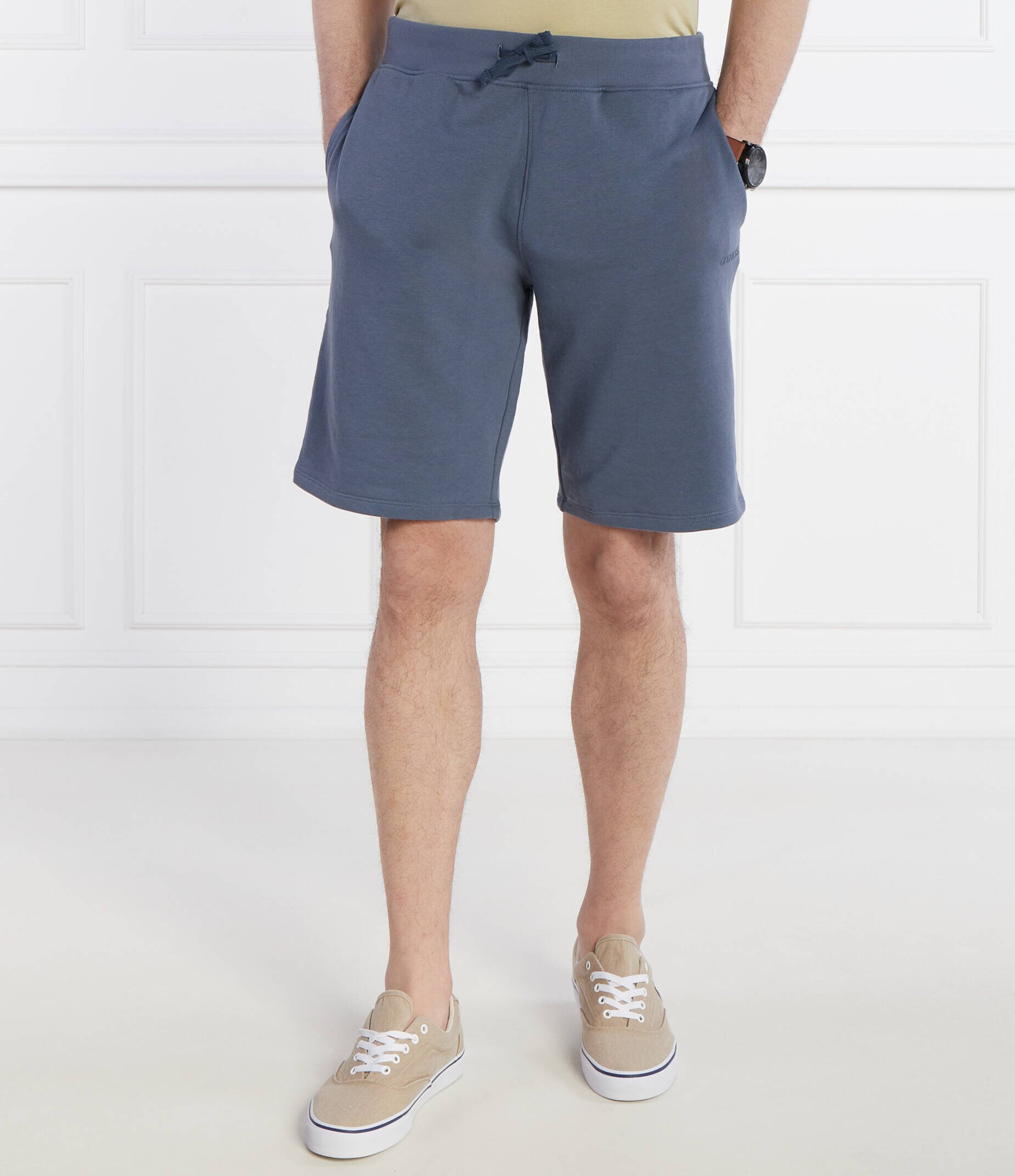 Guess Pantaloni scurți | Loose fit