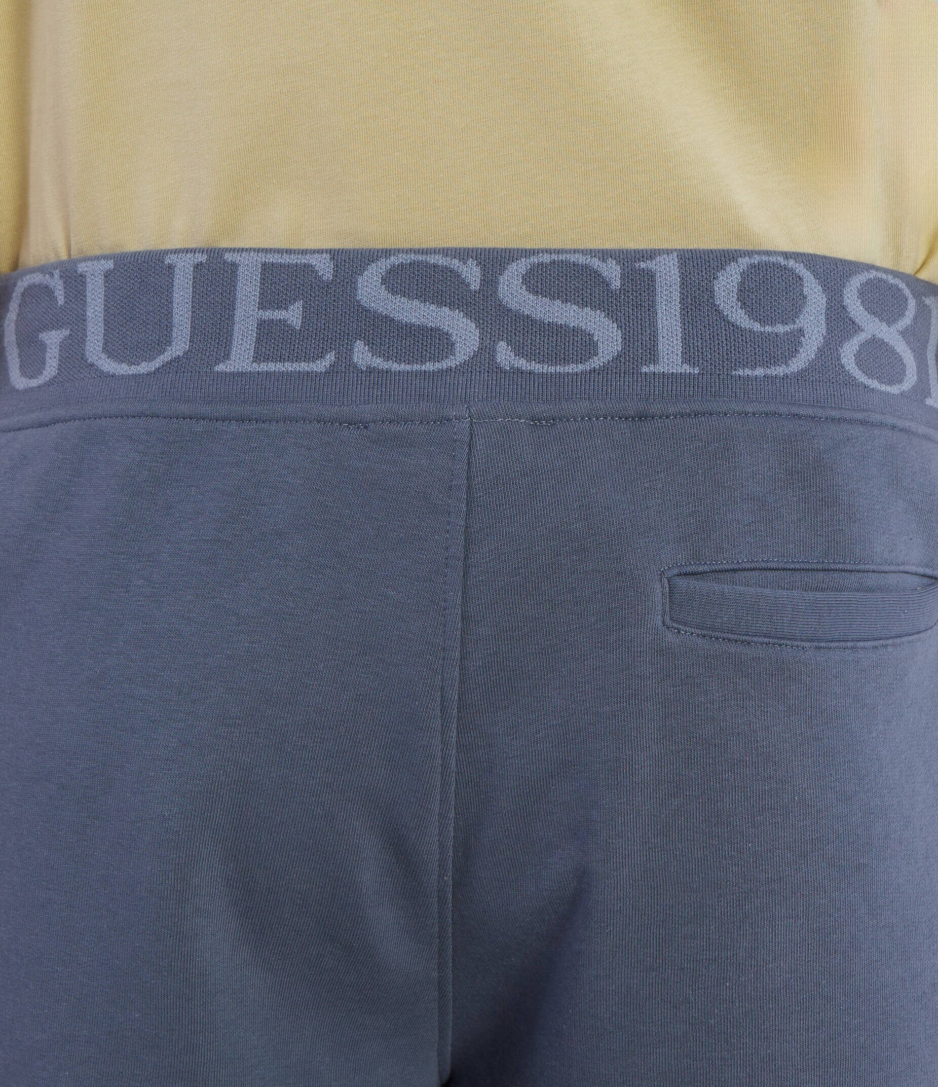 Guess Pantaloni scurți | Loose fit