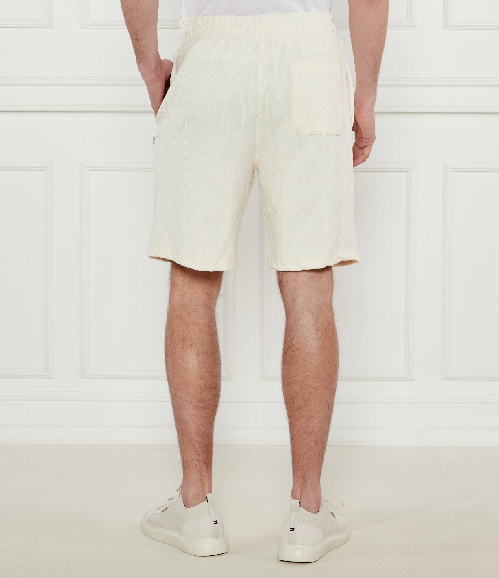Guess Pantaloni scurți | Regular Fit